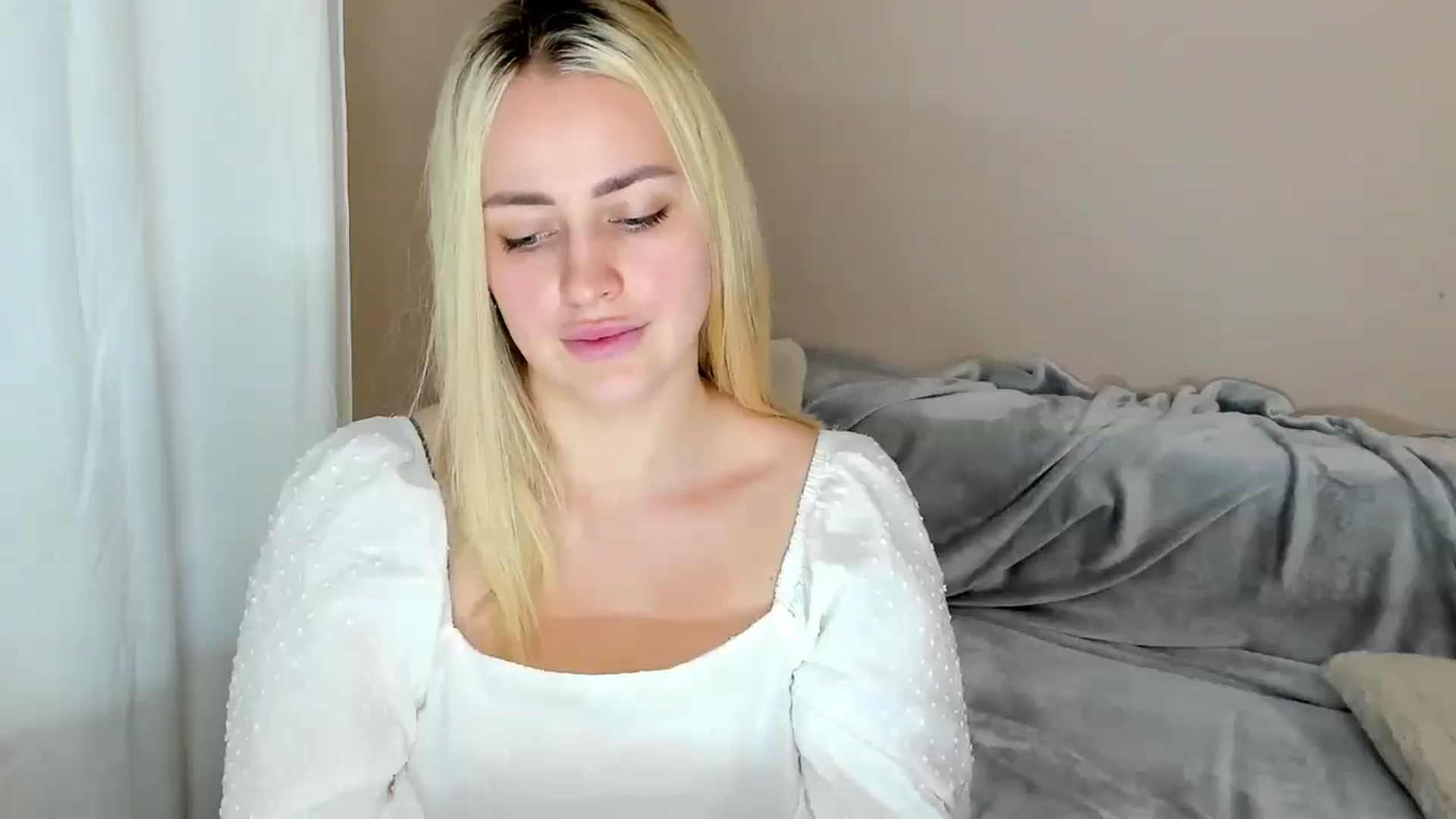 Gallery image thumbnail from Katy__Berry's myfreecams stream on, 02/09/2025, 16:10 image 16 of 20