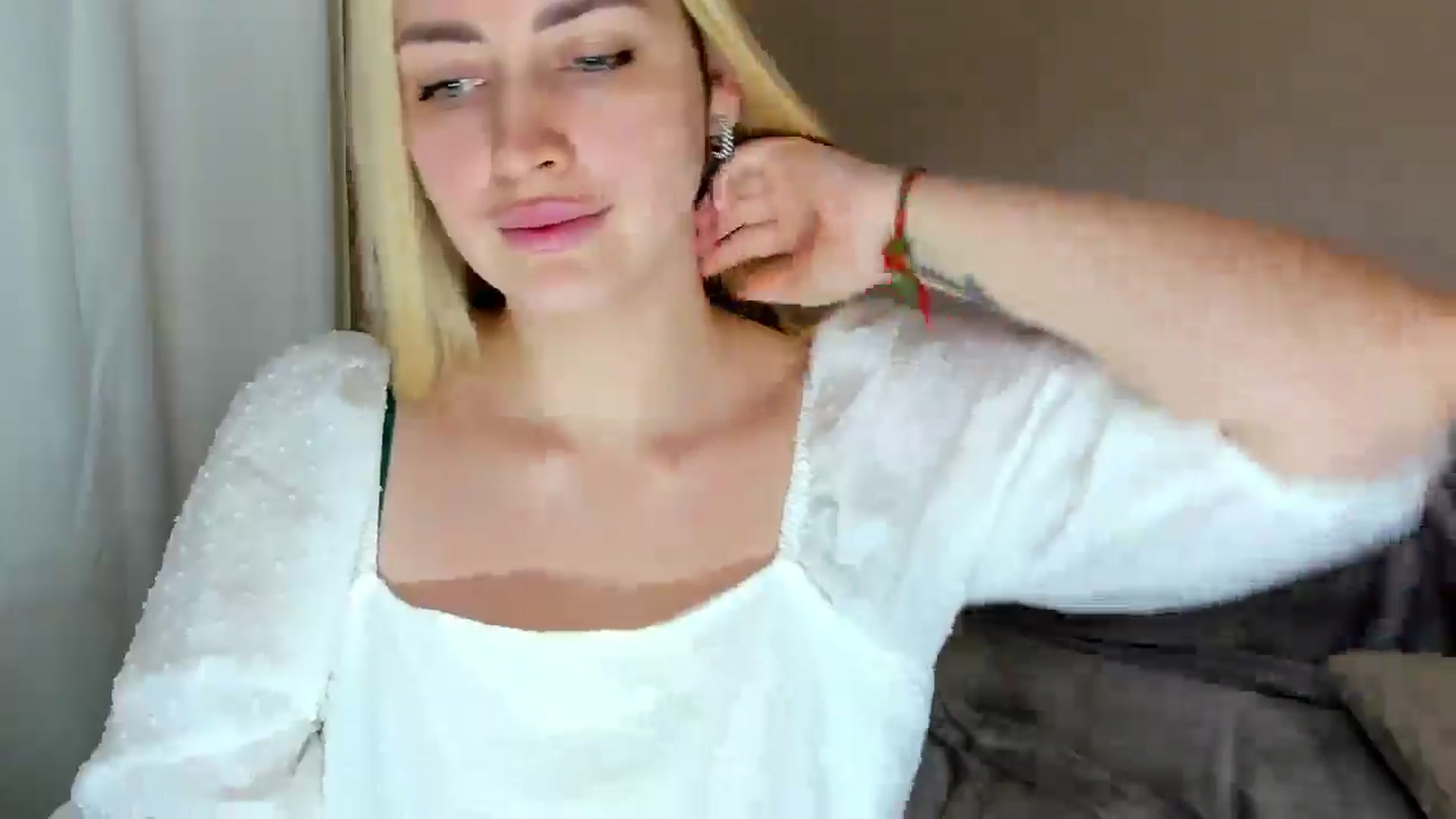 Gallery image thumbnail from Katy__Berry's myfreecams stream on, 02/09/2025, 16:10 image 10 of 20