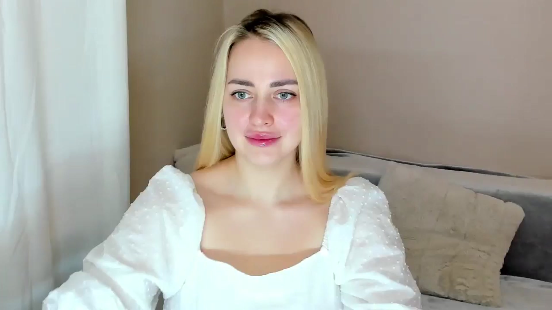 Gallery image thumbnail from Katy__Berry's myfreecams stream on, 02/14/2025, 13:13 image 6 of 20