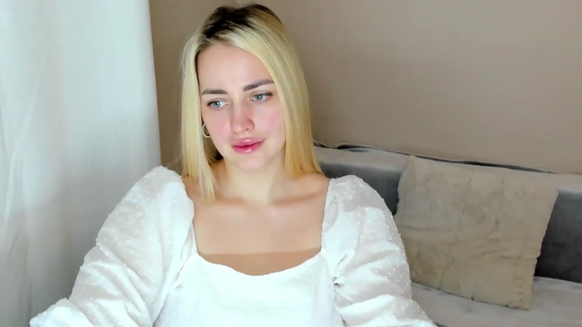 Gallery image thumbnail from Katy__Berry's myfreecams stream on, 02/14/2025, 13:13 image 17 of 20