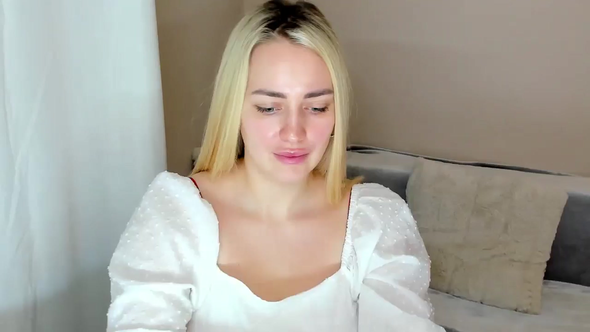 Gallery image thumbnail from Katy__Berry's myfreecams stream on, 02/14/2025, 15:01 image 9 of 20