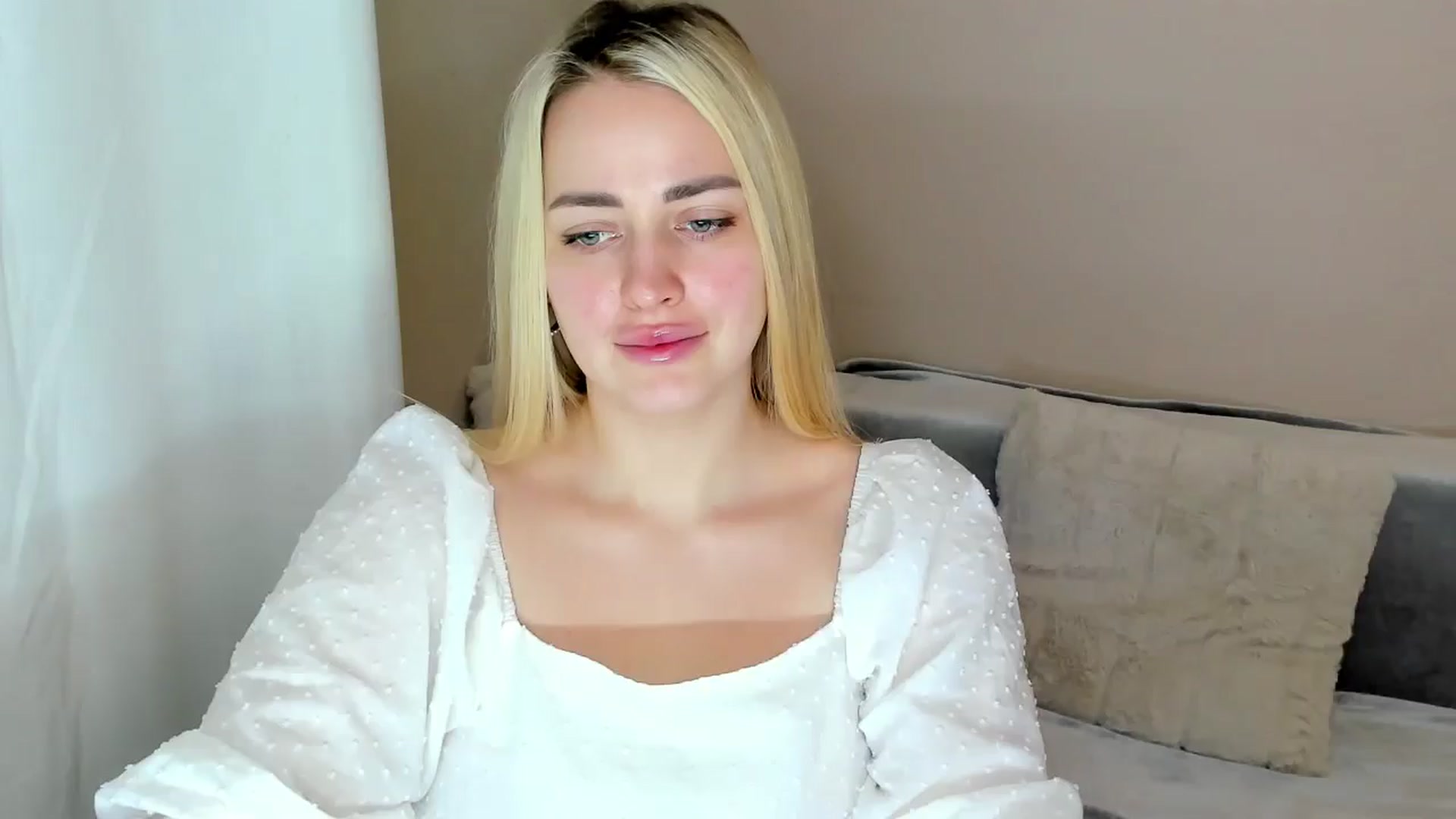 Gallery image thumbnail from Katy__Berry's myfreecams stream on, 02/14/2025, 15:01 image 1 of 20
