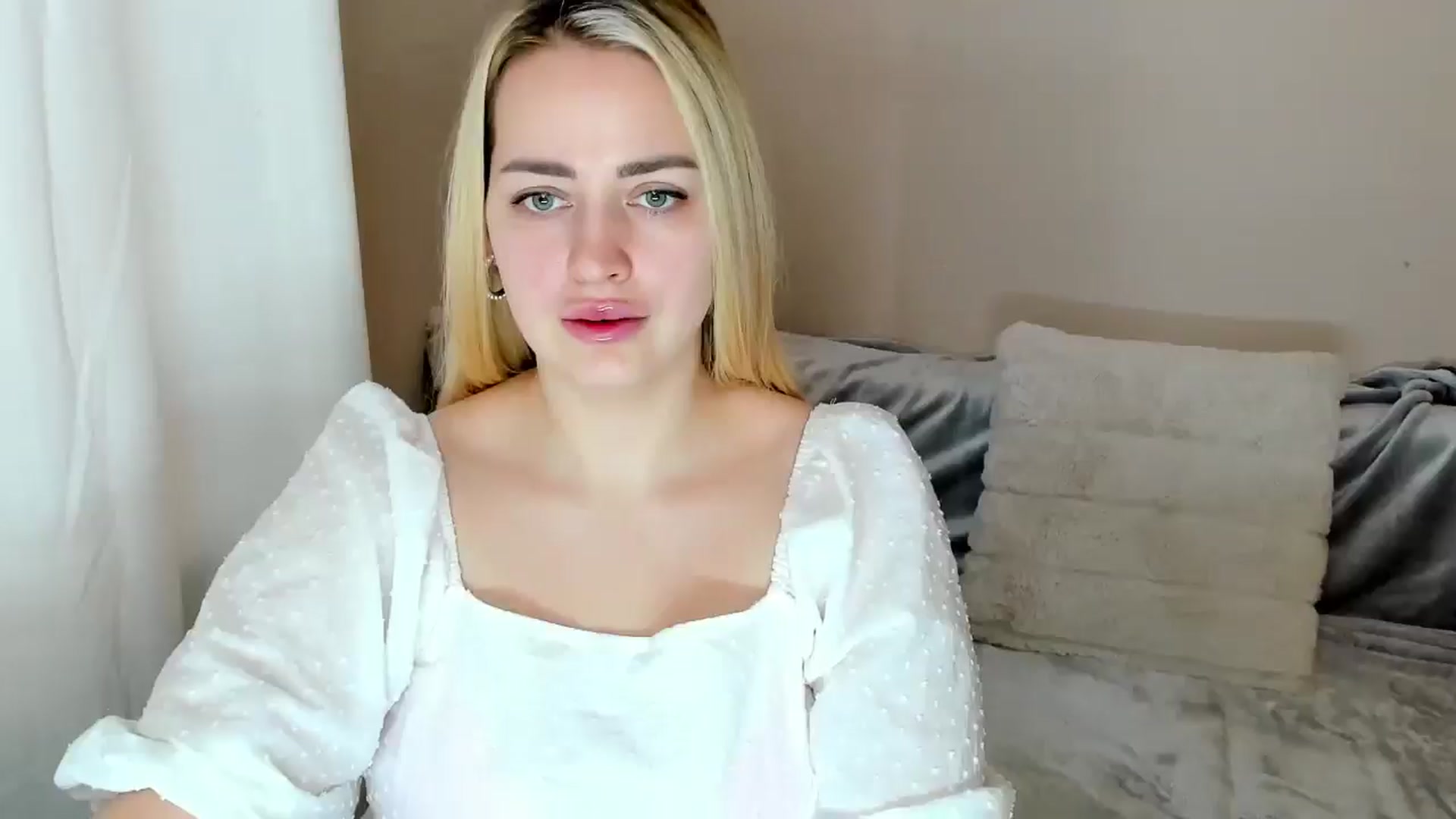 Gallery image thumbnail from Katy__Berry's myfreecams stream on, 02/15/2025, 14:01 image 4 of 20