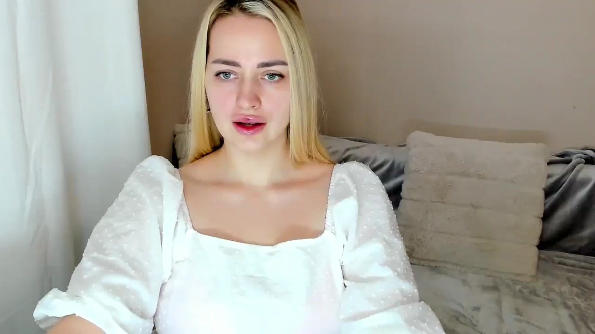 Gallery image thumbnail from Katy__Berry's myfreecams stream on, 02/15/2025, 14:01 image 8 of 20