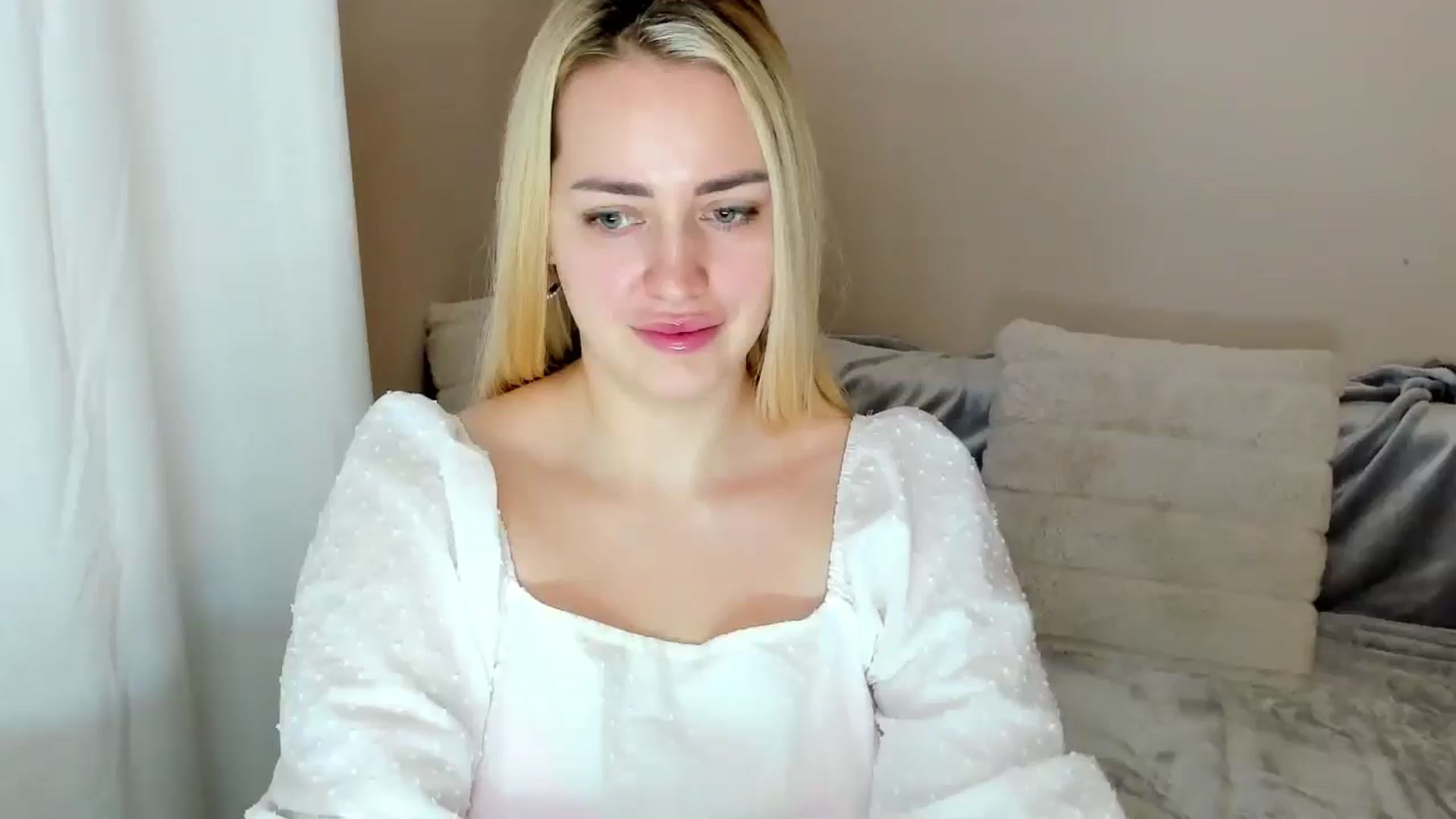 Gallery image thumbnail from Katy__Berry's myfreecams stream on, 02/15/2025, 14:01 image 10 of 20