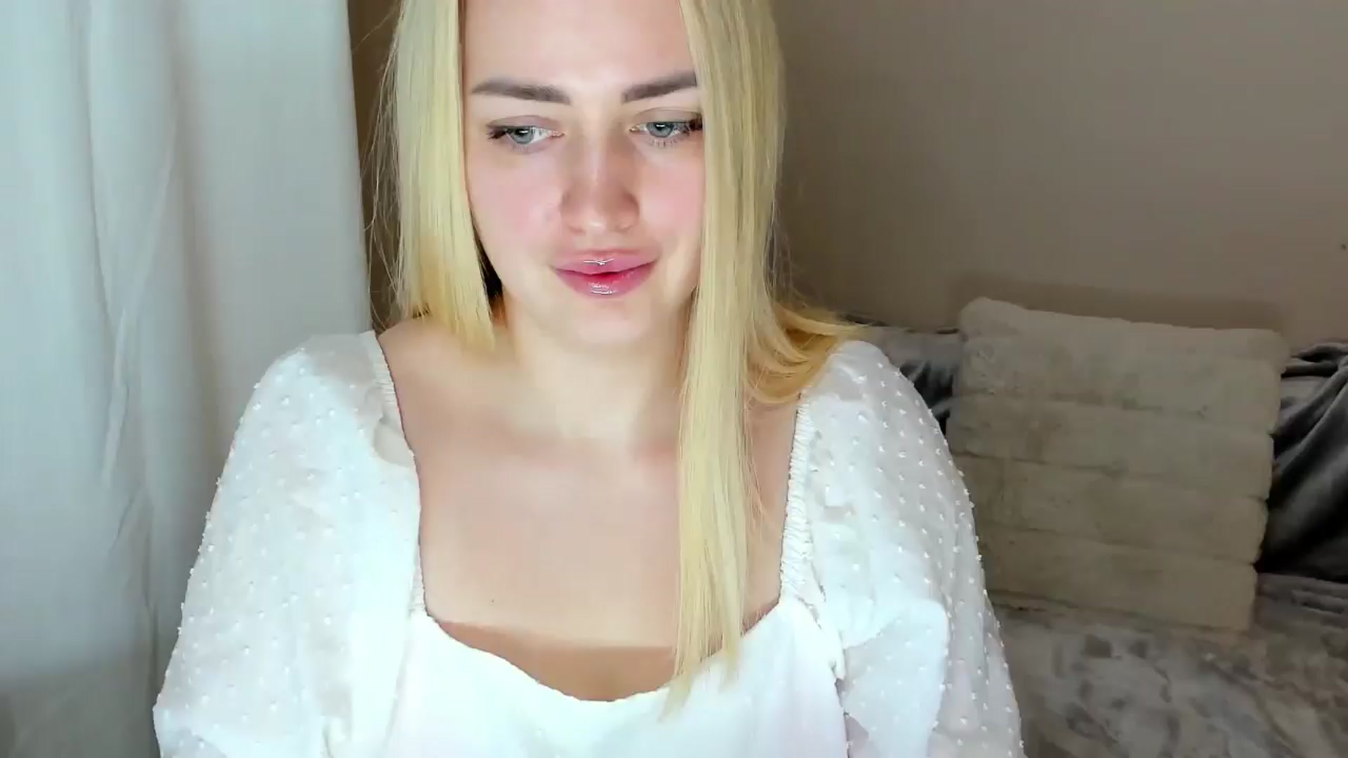 Gallery image thumbnail from Katy__Berry's myfreecams stream on, 02/15/2025, 14:52 image 1 of 20