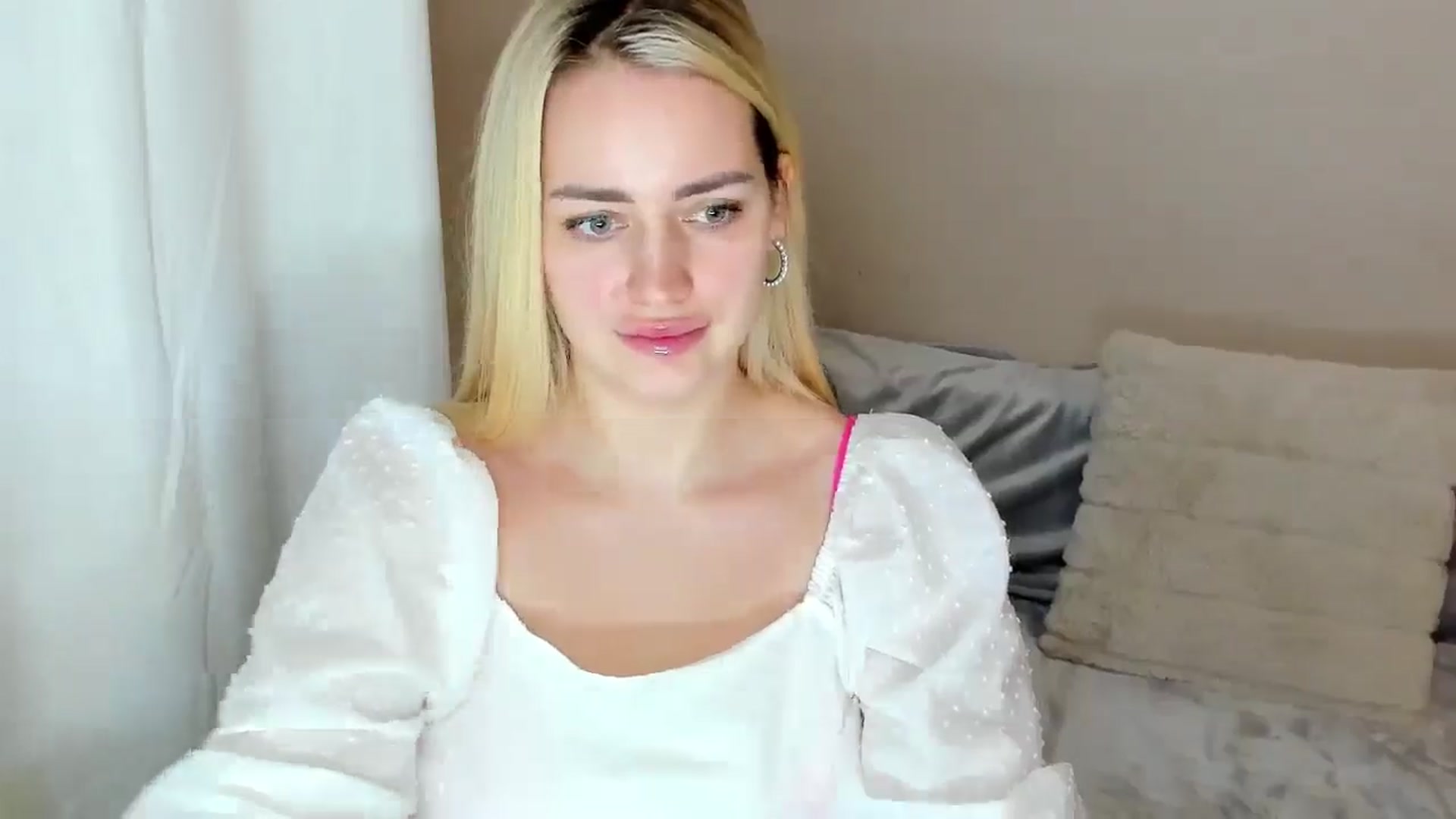 Gallery image thumbnail from Katy__Berry's myfreecams stream on, 02/15/2025, 14:52 image 19 of 20