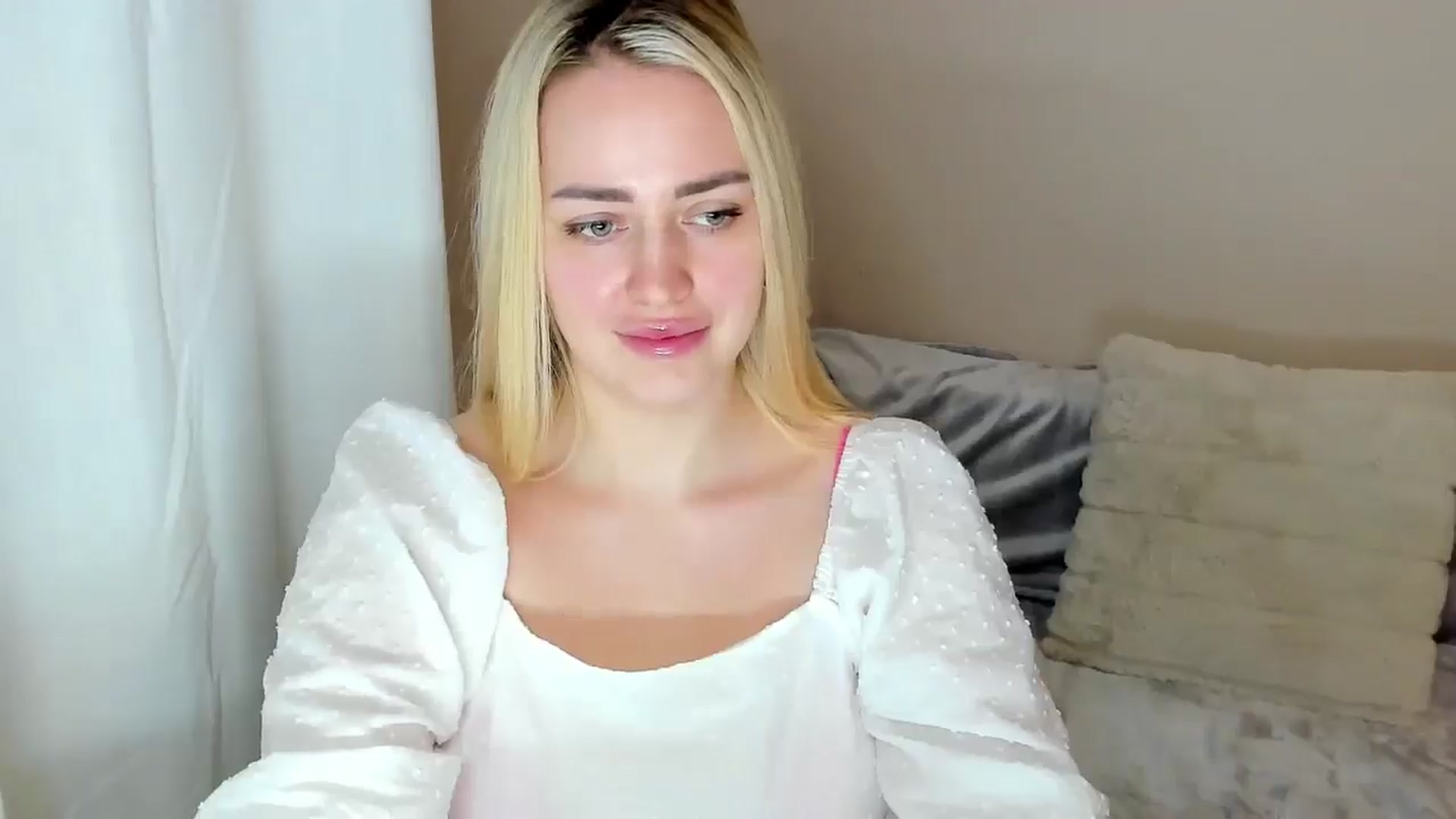 Gallery image thumbnail from Katy__Berry's myfreecams stream on, 02/15/2025, 15:30 image 16 of 20