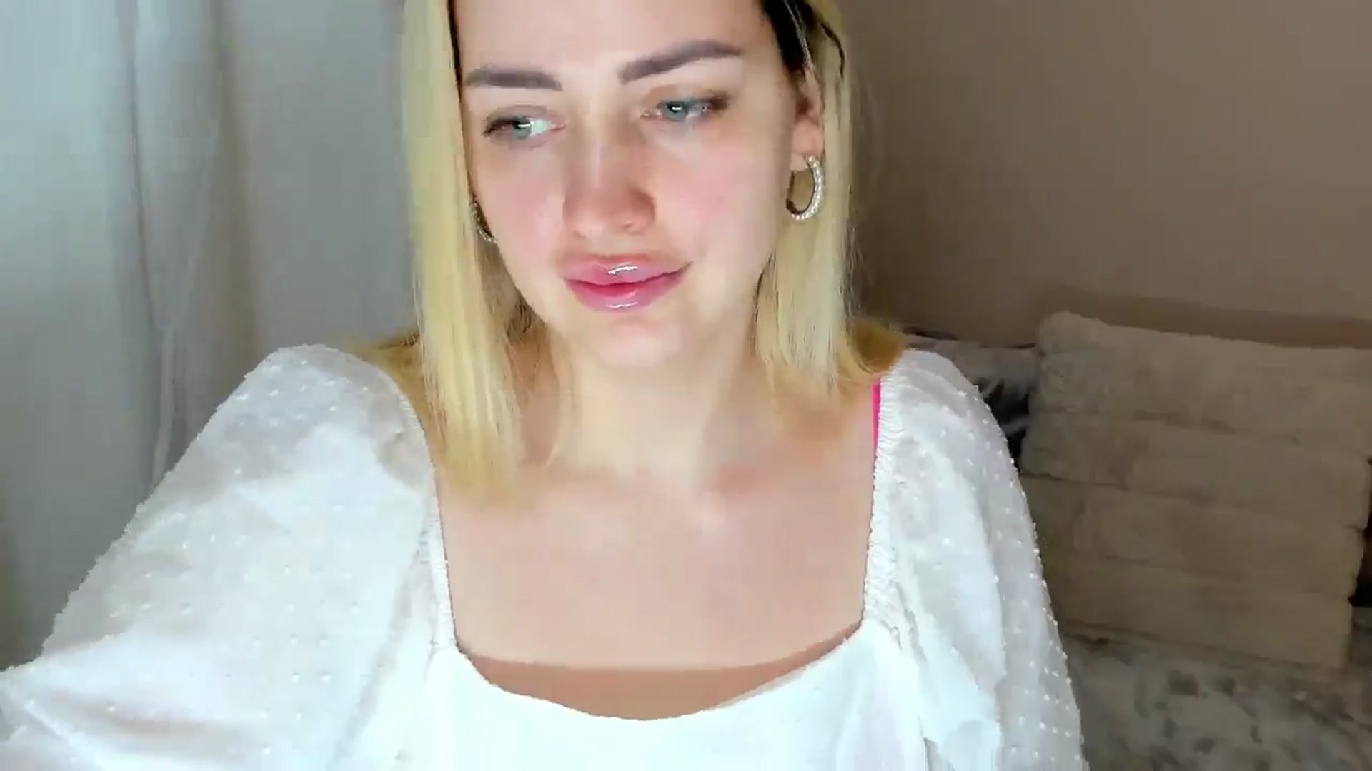 Gallery image thumbnail from Katy__Berry's myfreecams stream on, 02/15/2025, 15:30 image 11 of 20