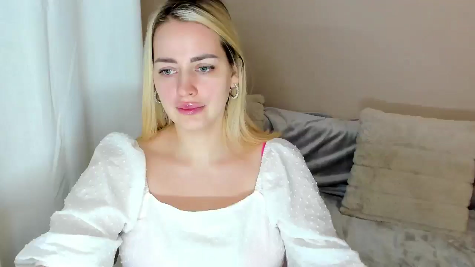 Gallery image thumbnail from Katy__Berry's myfreecams stream on, 02/15/2025, 15:30 image 13 of 20