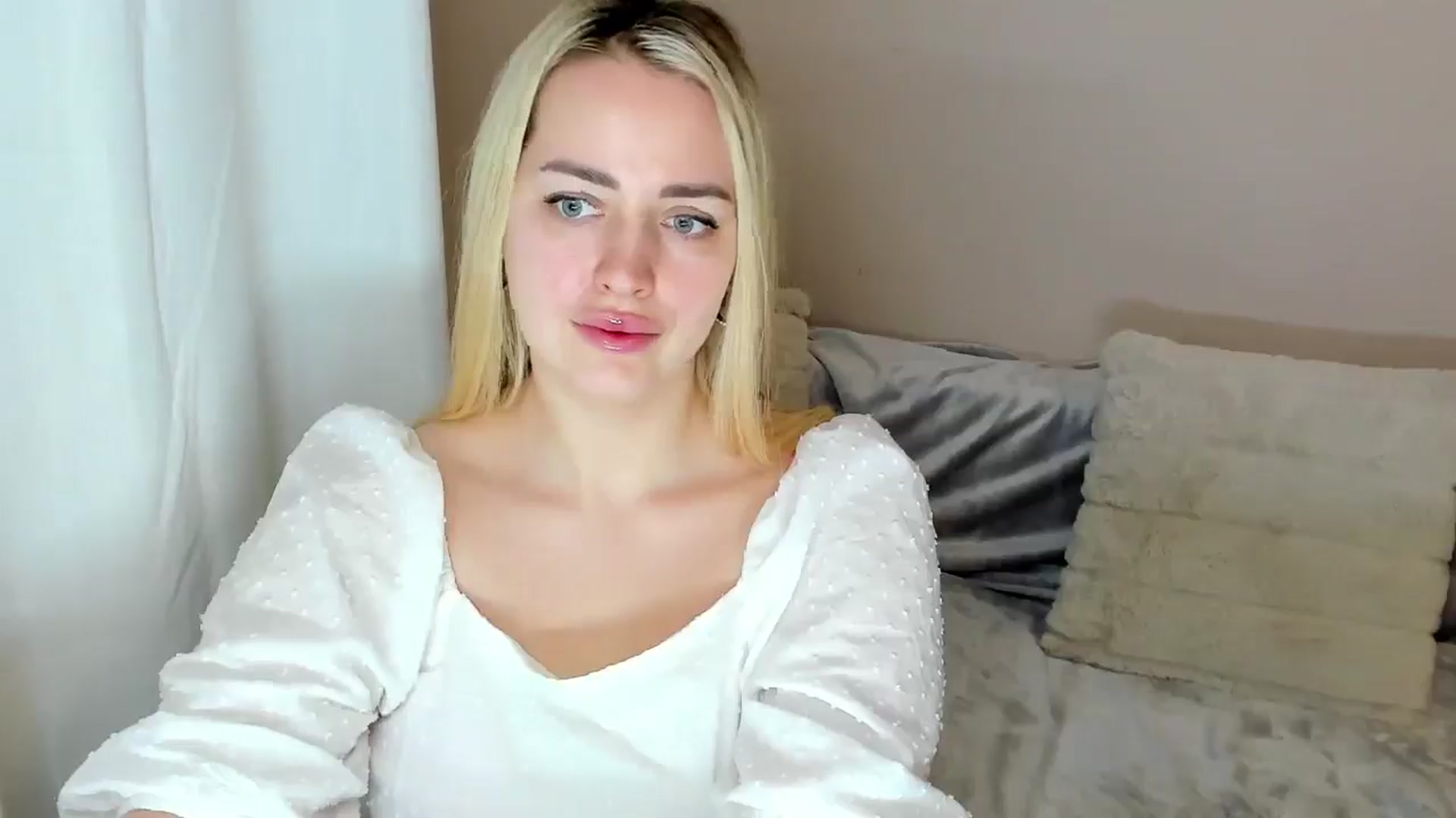 Gallery image thumbnail from Katy__Berry's myfreecams stream on, 02/15/2025, 15:30 image 6 of 20