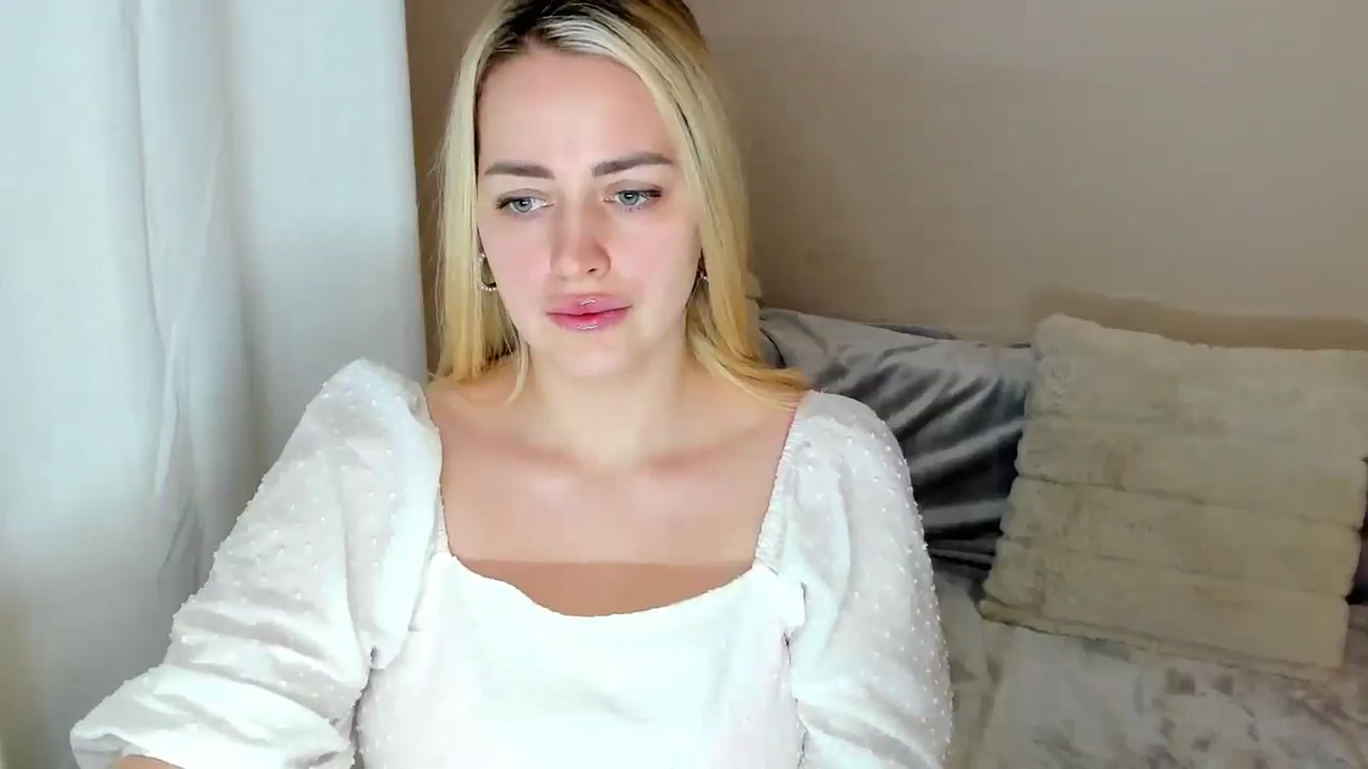 Gallery image thumbnail from Katy__Berry's myfreecams stream on, 02/15/2025, 15:30 image 14 of 20