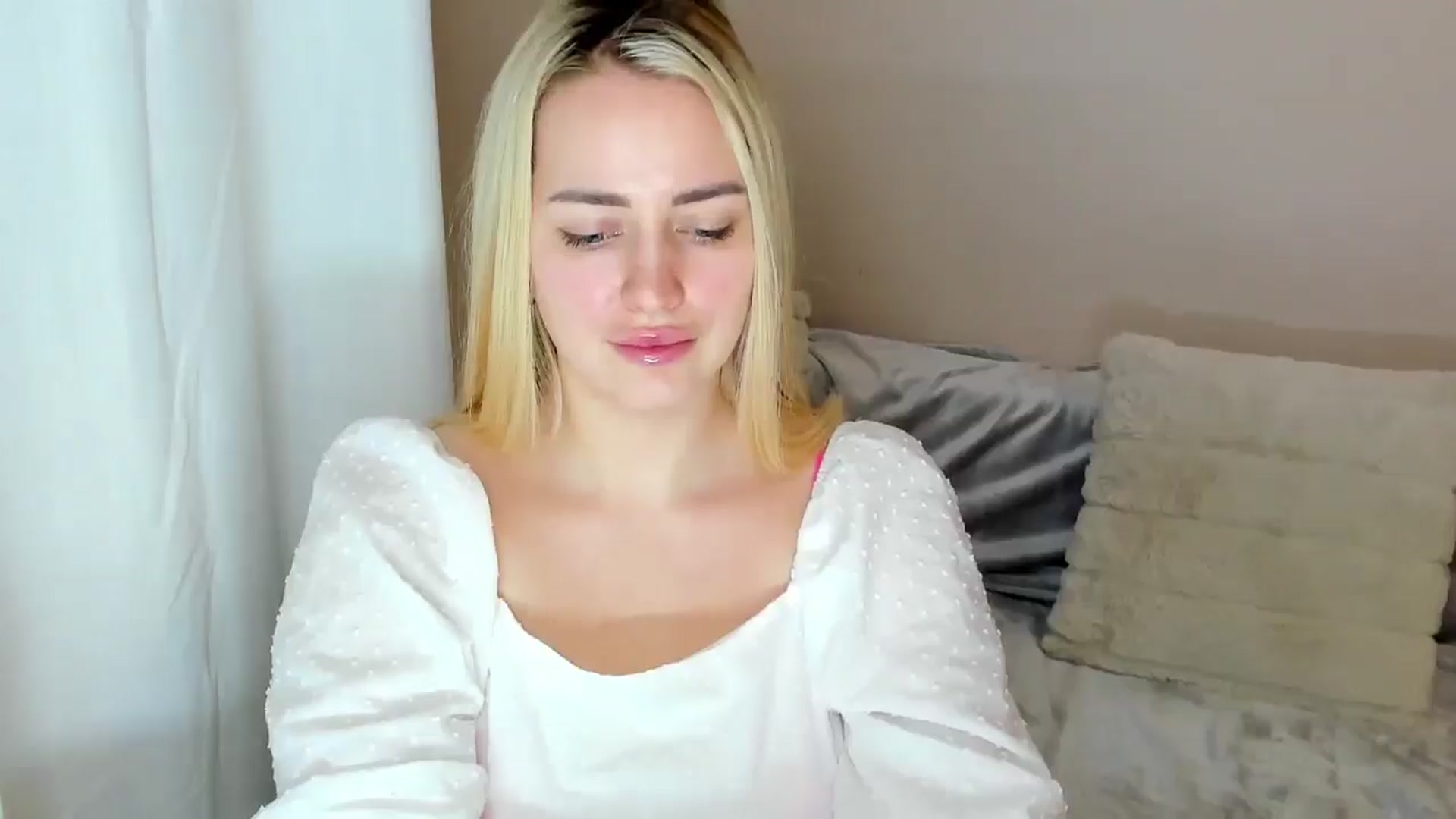 Gallery image thumbnail from Katy__Berry's myfreecams stream on, 02/15/2025, 15:30 image 7 of 20