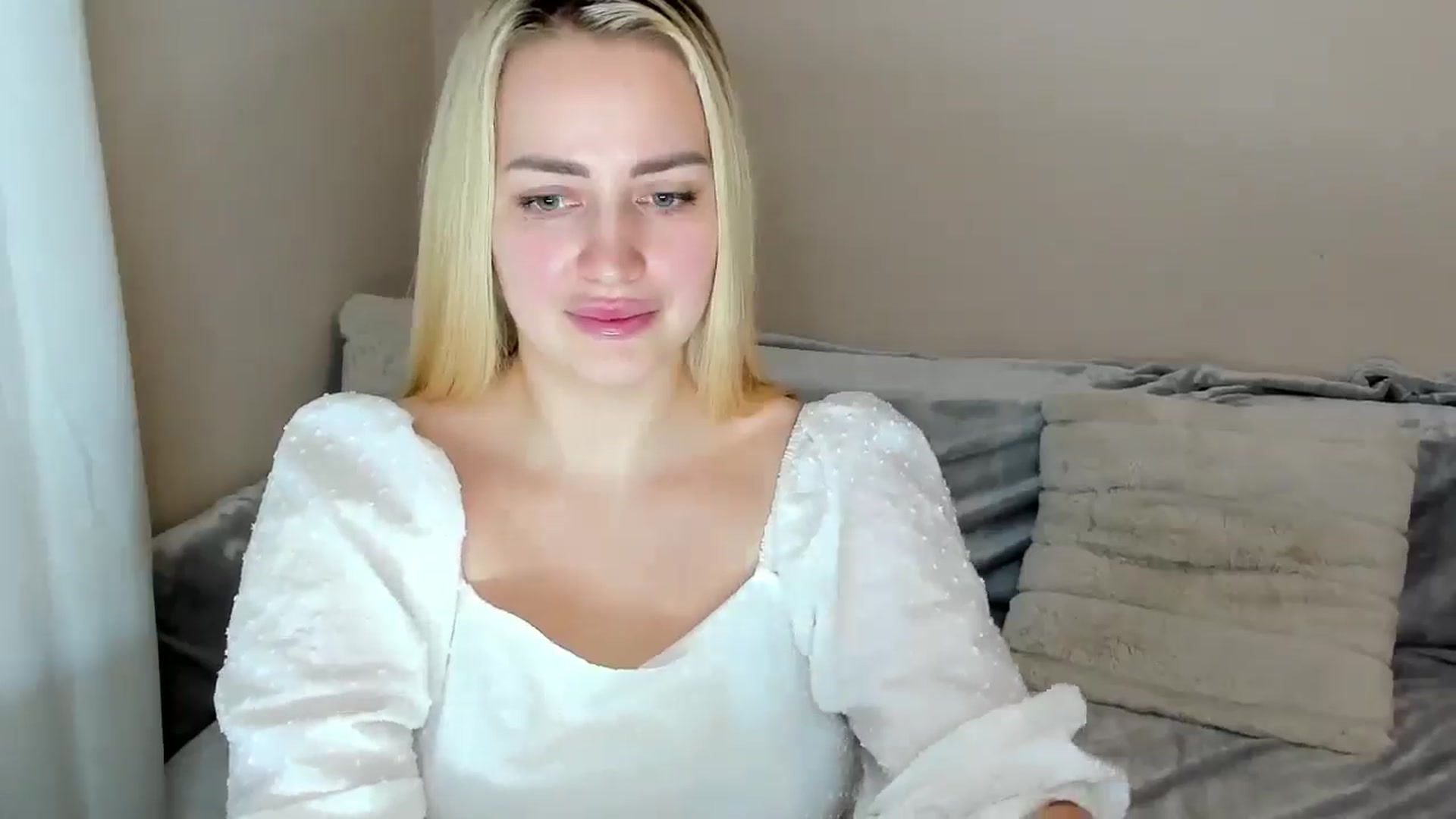 Gallery image thumbnail from Katy__Berry's myfreecams stream on, 02/16/2025, 15:44 image 19 of 20