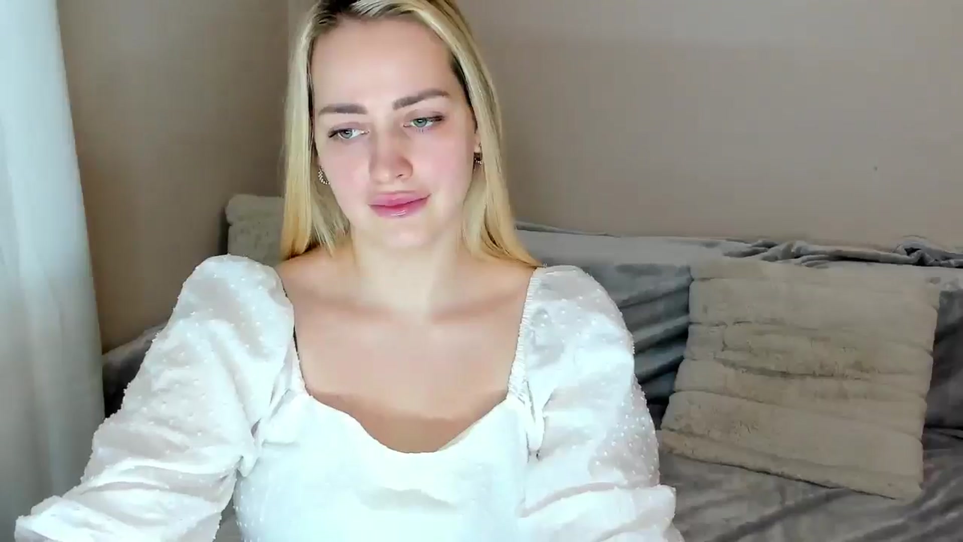 Gallery image thumbnail from Katy__Berry's myfreecams stream on, 02/16/2025, 15:44 image 16 of 20