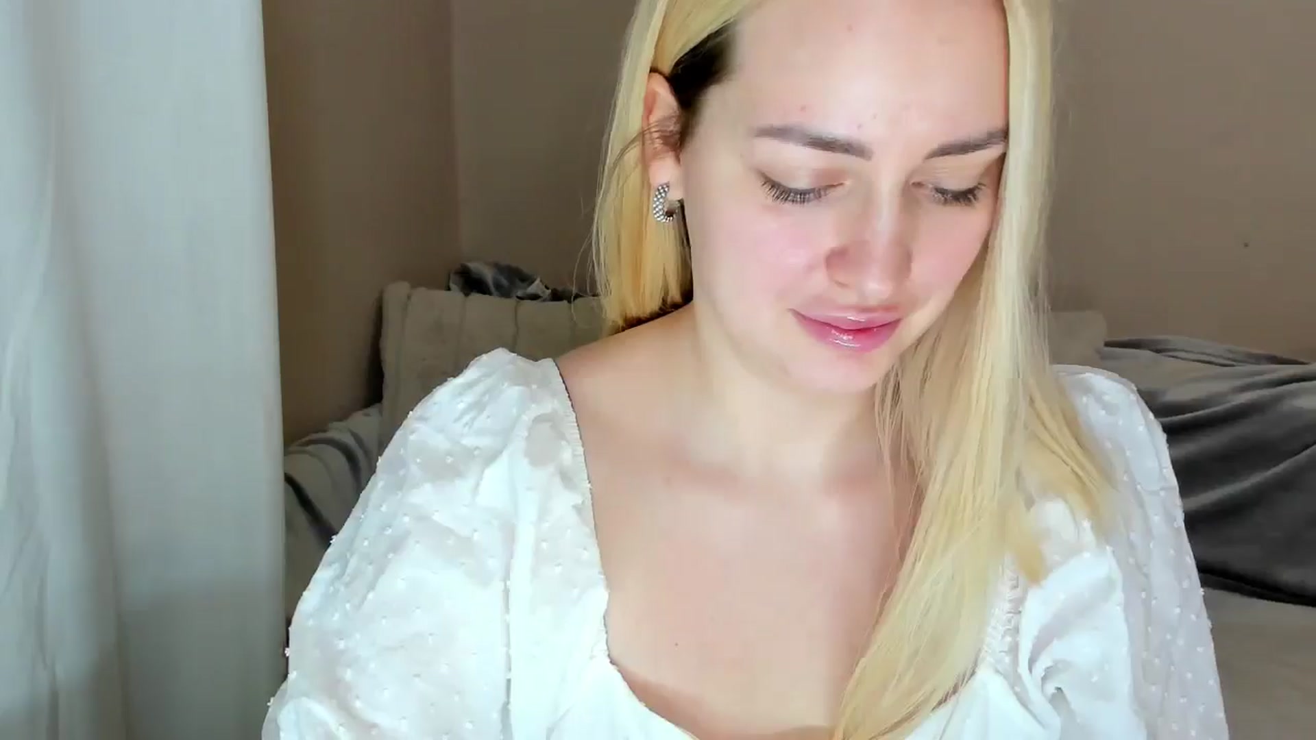 Gallery image thumbnail from Katy__Berry's myfreecams stream on, 02/23/2025, 15:36 image 10 of 20