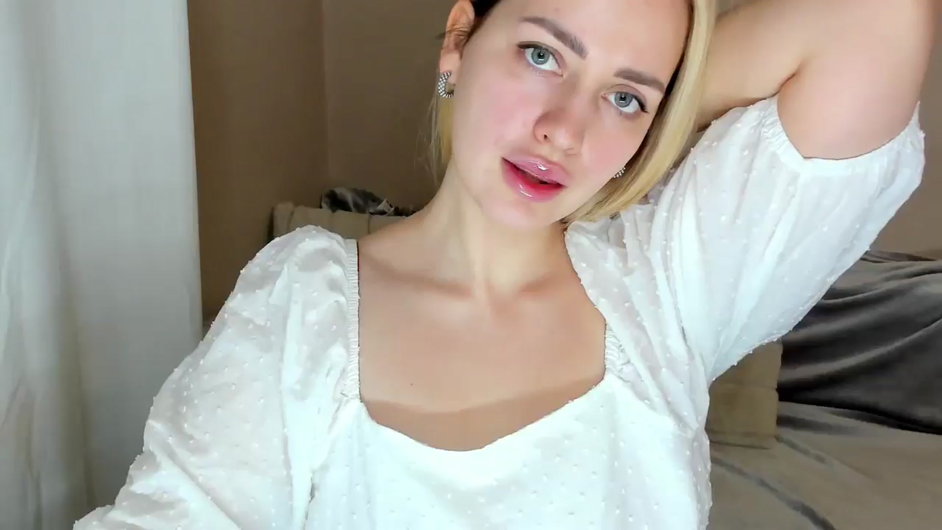 Gallery image thumbnail from Katy__Berry's myfreecams stream on, 02/23/2025, 15:36 image 9 of 20
