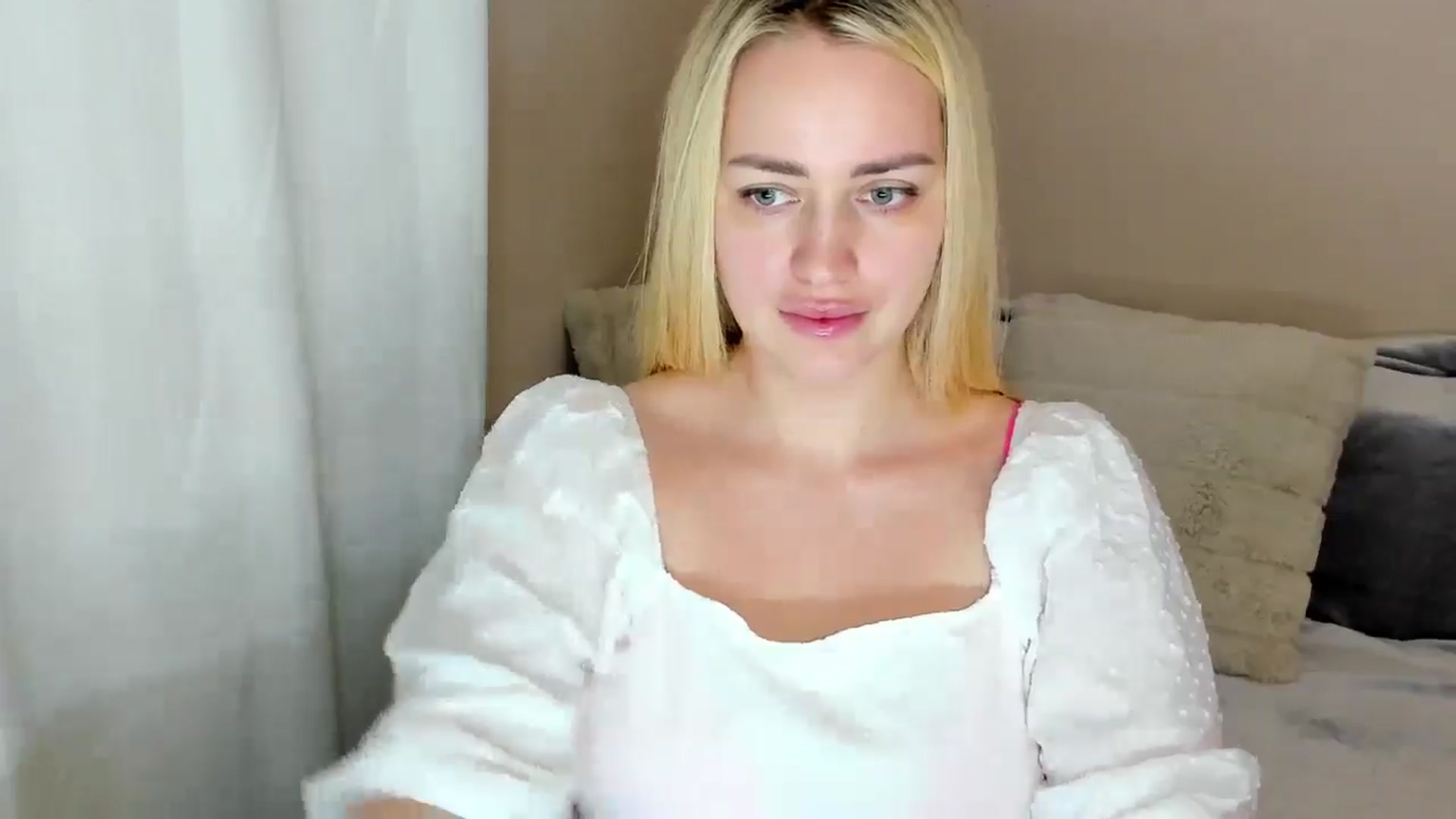 Gallery image thumbnail from Katy__Berry's myfreecams stream on, 03/01/2025, 13:58 image 15 of 20