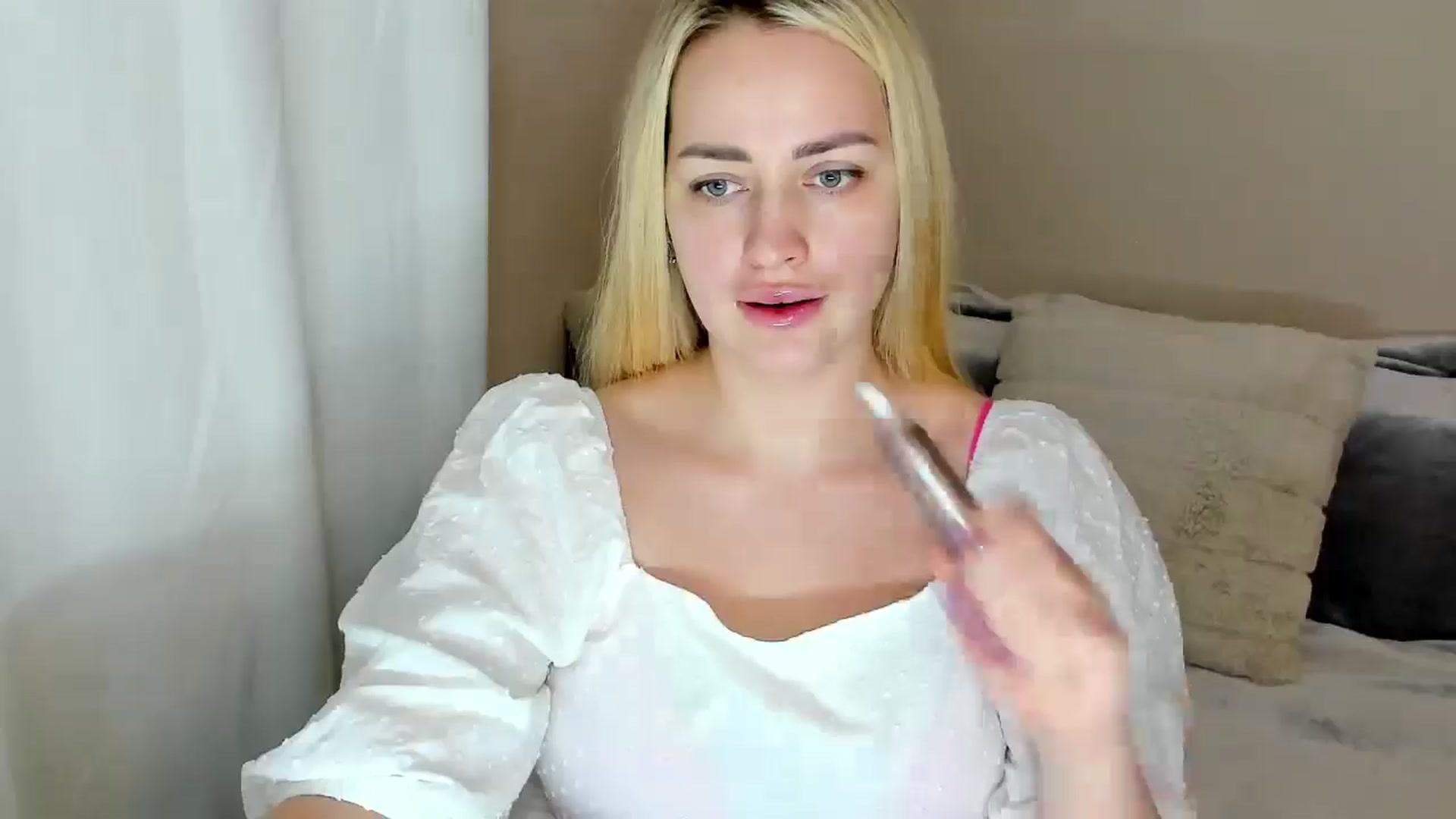 Gallery image thumbnail from Katy__Berry's myfreecams stream on, 03/01/2025, 13:58 image 17 of 20