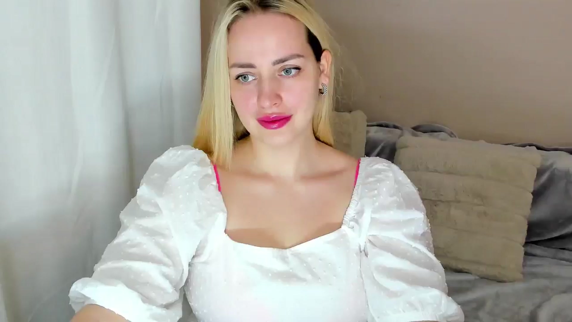 Gallery image thumbnail from Katy__Berry's myfreecams stream on, 03/02/2025, 15:50 image 16 of 20