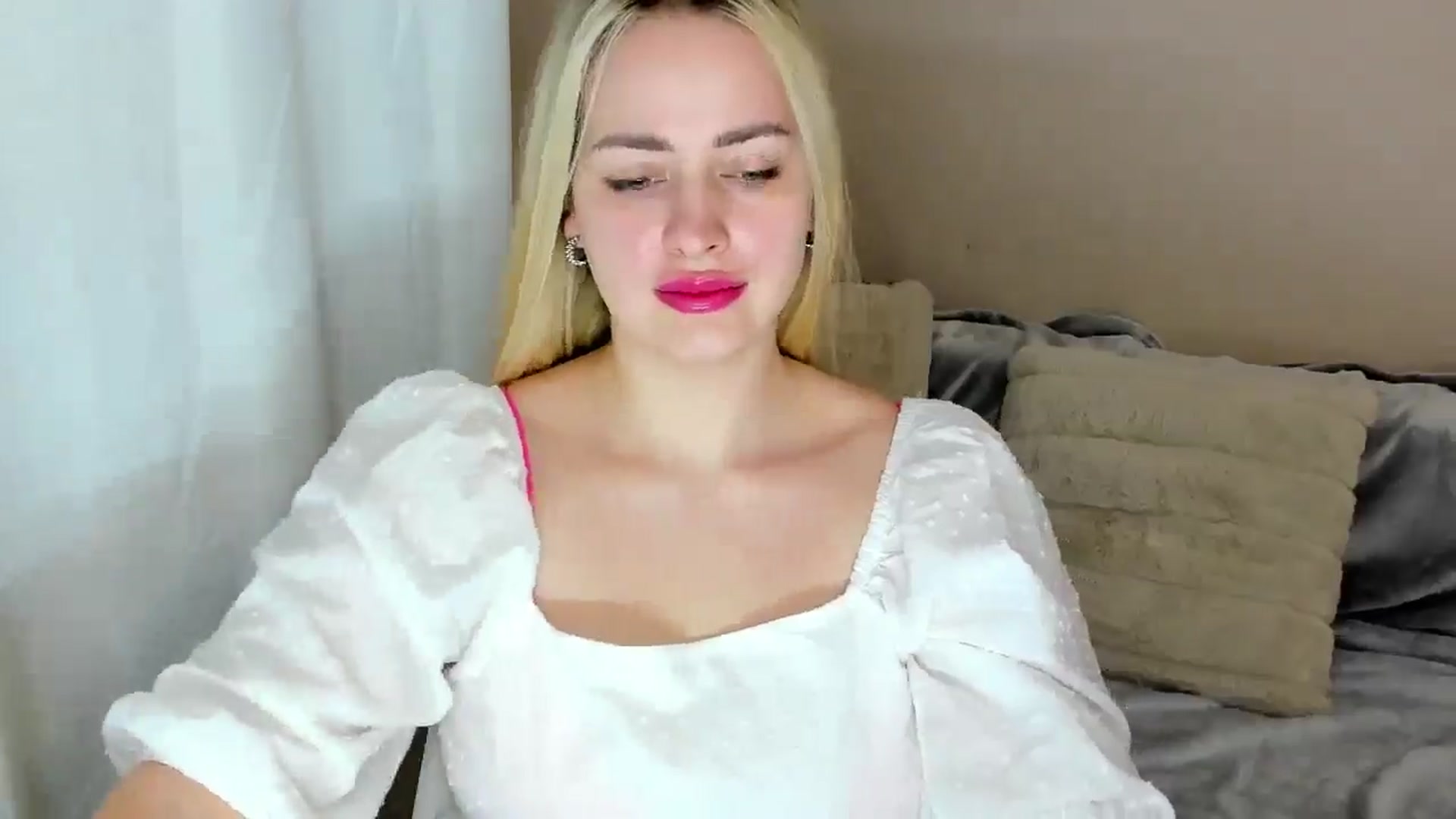 Gallery image thumbnail from Katy__Berry's myfreecams stream on, 03/02/2025, 15:50 image 17 of 20