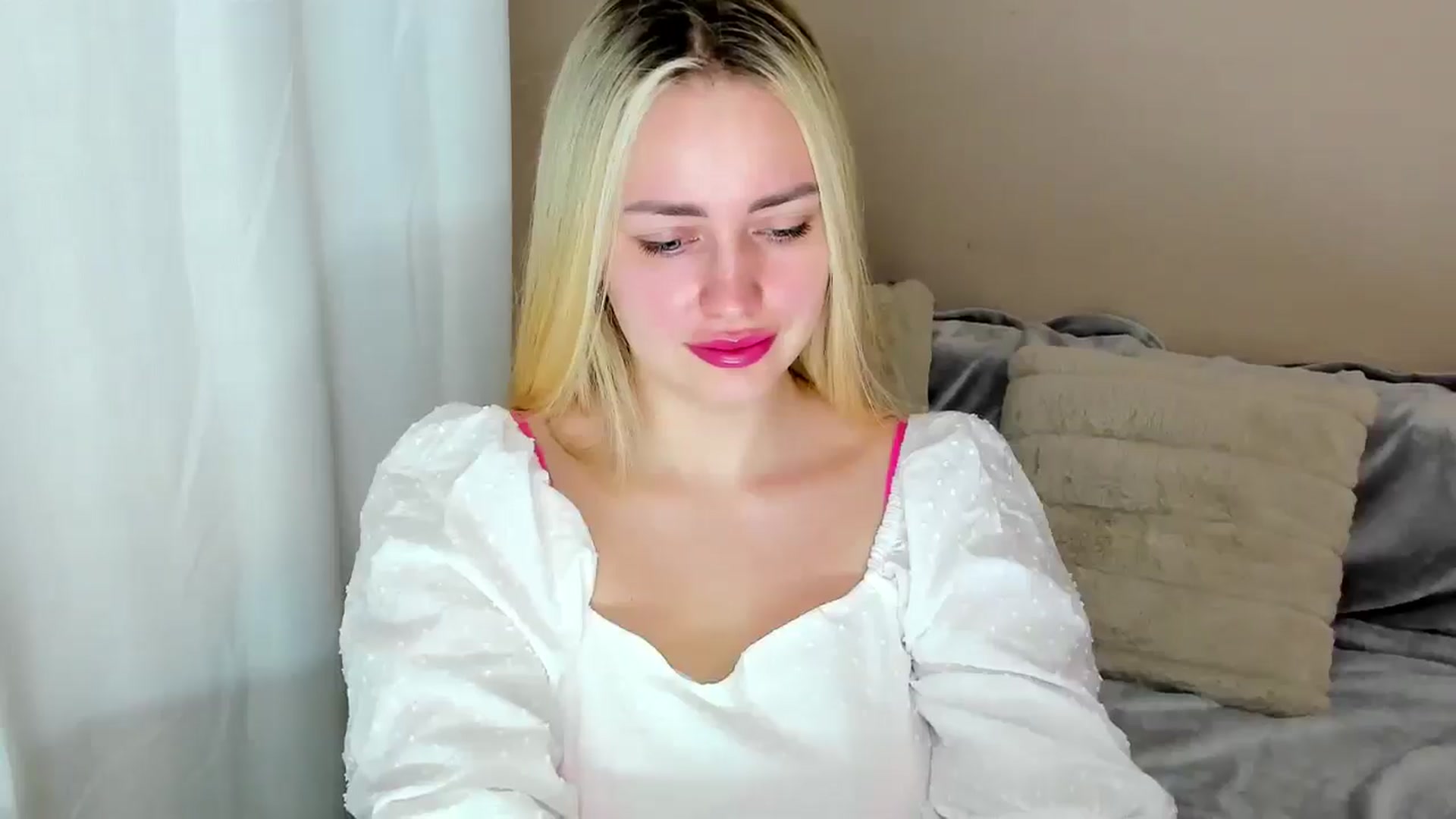 Gallery image thumbnail from Katy__Berry's myfreecams stream on, 03/02/2025, 15:50 image 20 of 20