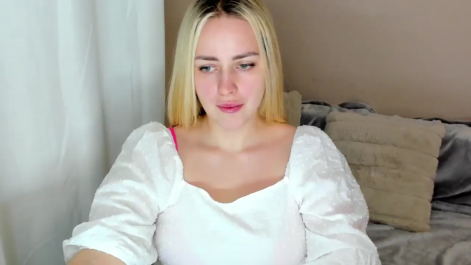 Gallery image thumbnail from Katy__Berry's myfreecams stream on, 03/02/2025, 16:16 image 3 of 20