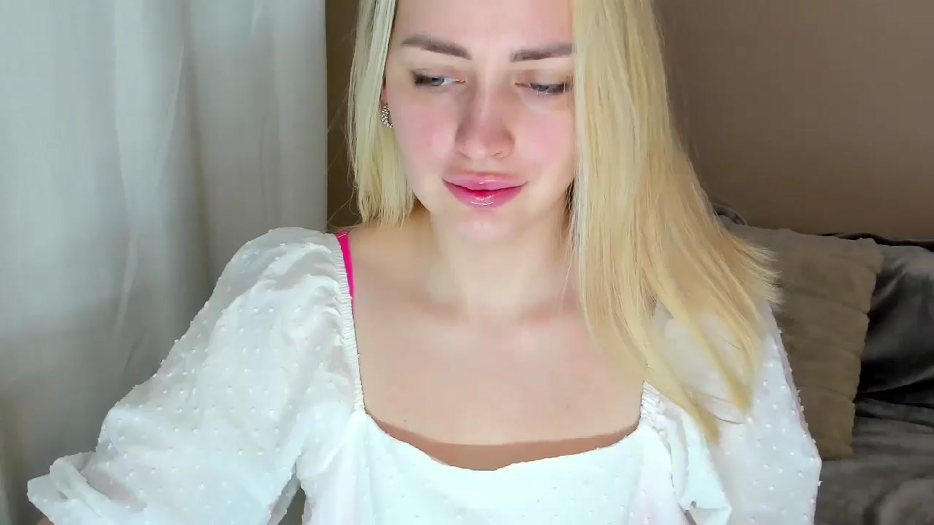 Gallery image thumbnail from Katy__Berry's myfreecams stream on, 03/02/2025, 16:16 image 5 of 20