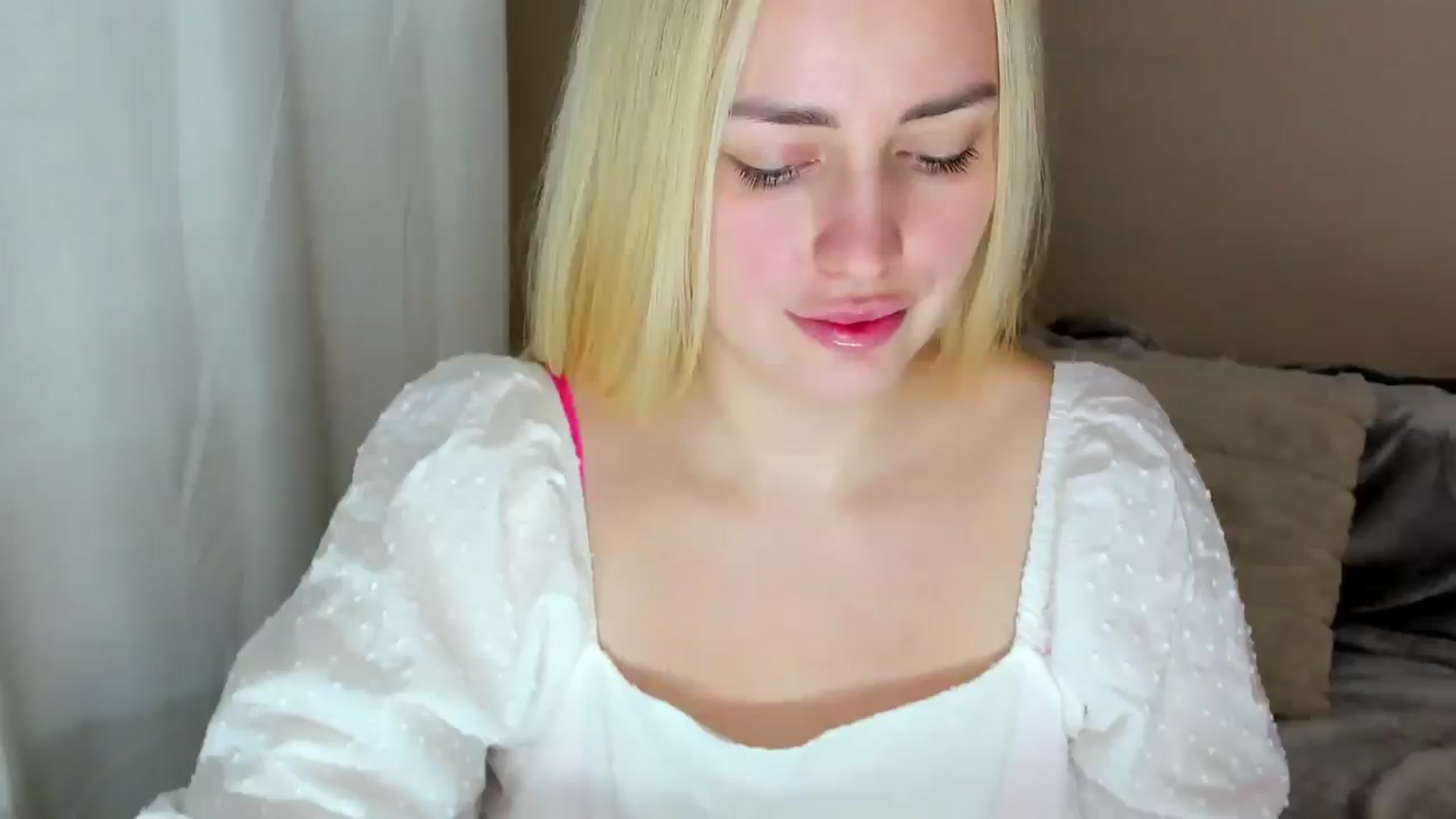 Gallery image thumbnail from Katy__Berry's myfreecams stream on, 03/02/2025, 16:16 image 4 of 20