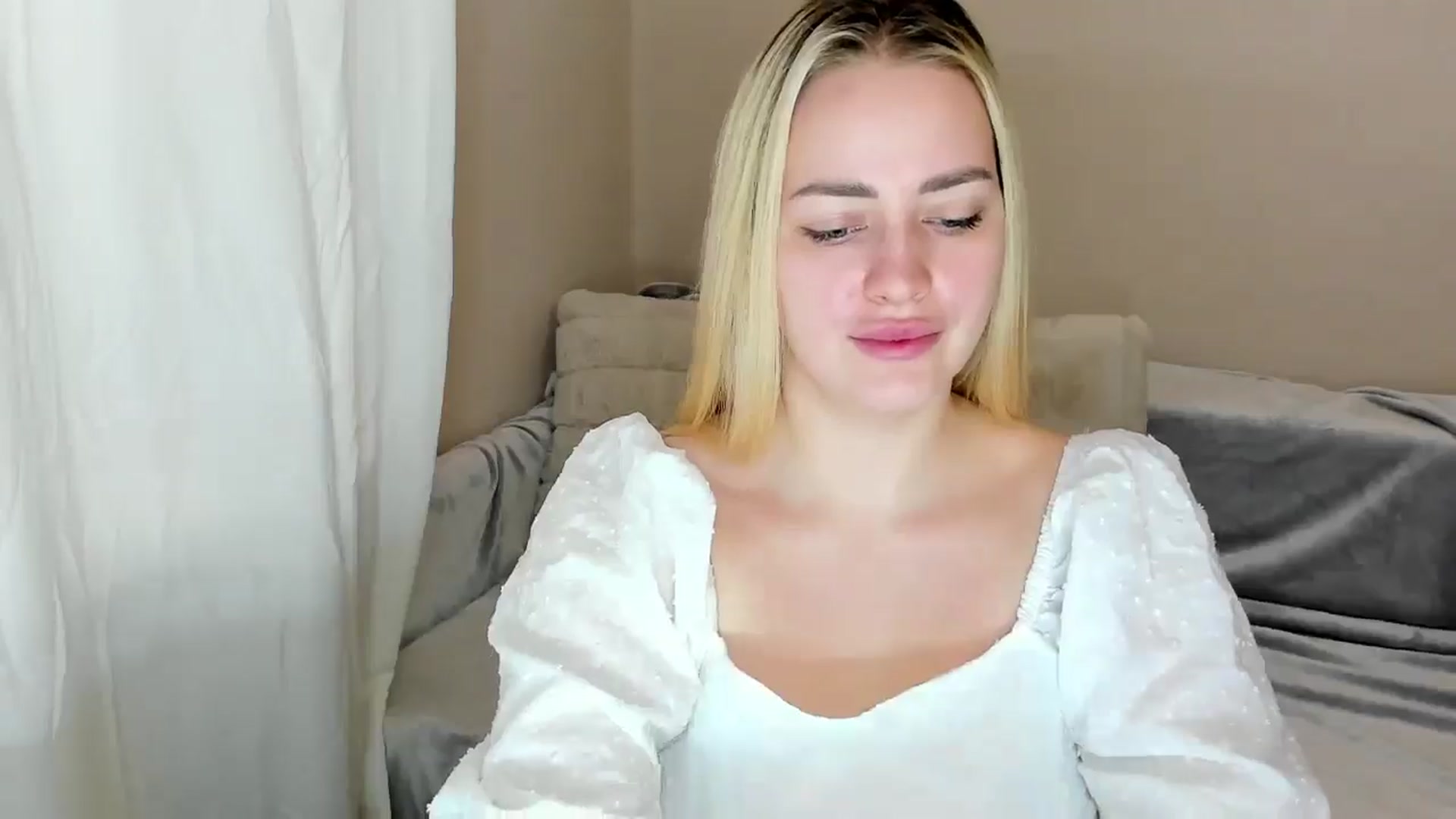 Gallery image thumbnail from Katy__Berry's myfreecams stream on, 03/13/2025, 10:21 image 6 of 20