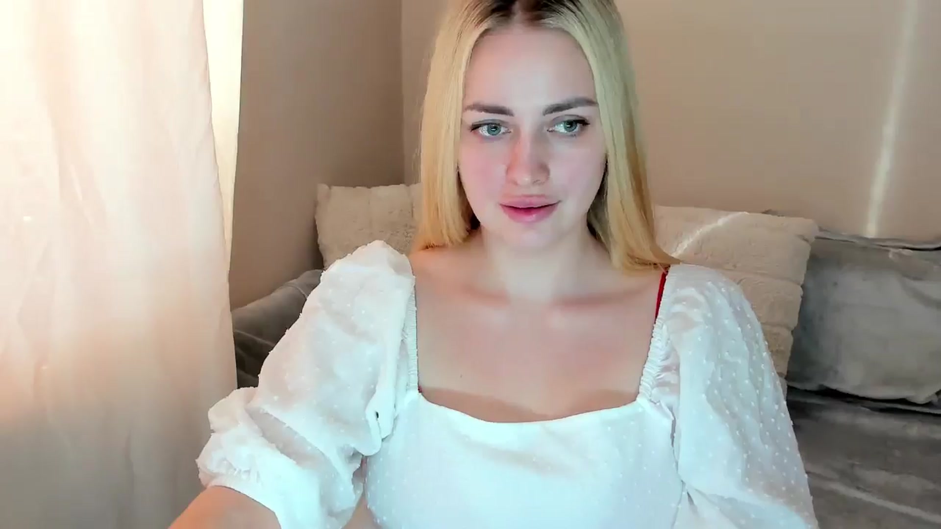 Gallery image thumbnail from Katy__Berry's myfreecams stream on, 03/16/2025, 16:01 image 2 of 20