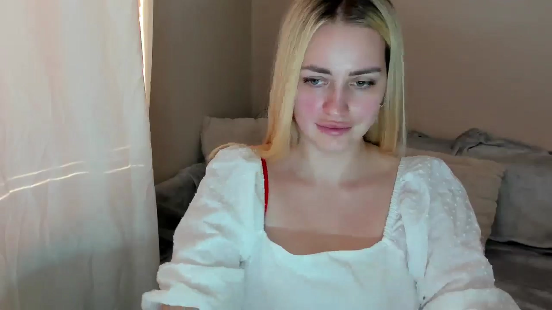 Gallery image thumbnail from Katy__Berry's myfreecams stream on, 03/16/2025, 16:01 image 14 of 20