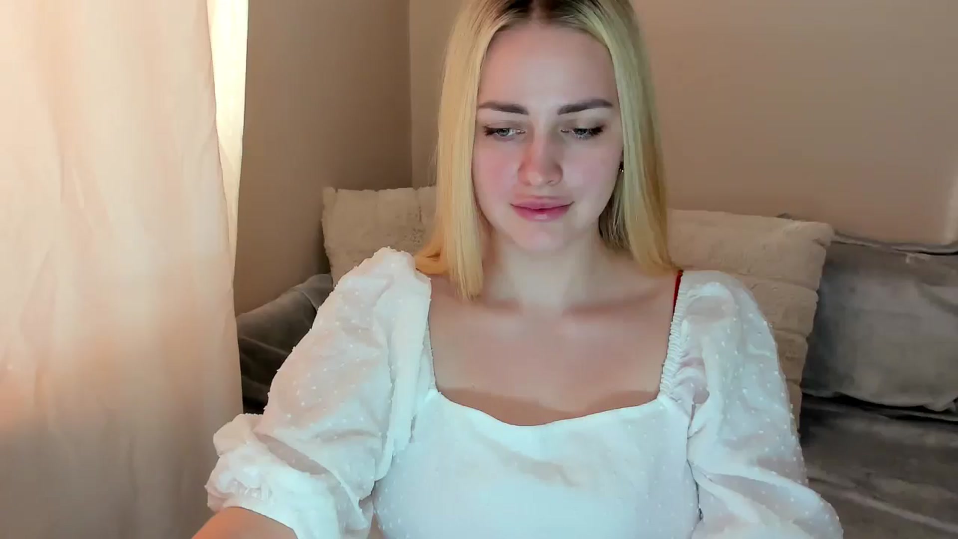 Gallery image thumbnail from Katy__Berry's myfreecams stream on, 03/16/2025, 16:01 image 4 of 20