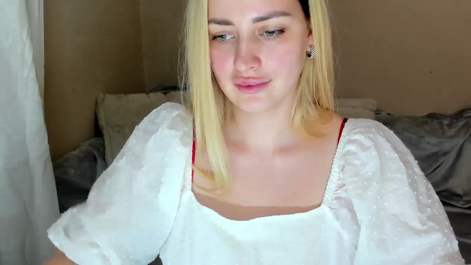 Gallery image thumbnail from Katy__Berry's myfreecams stream on, 03/16/2025, 16:53 image 9 of 20