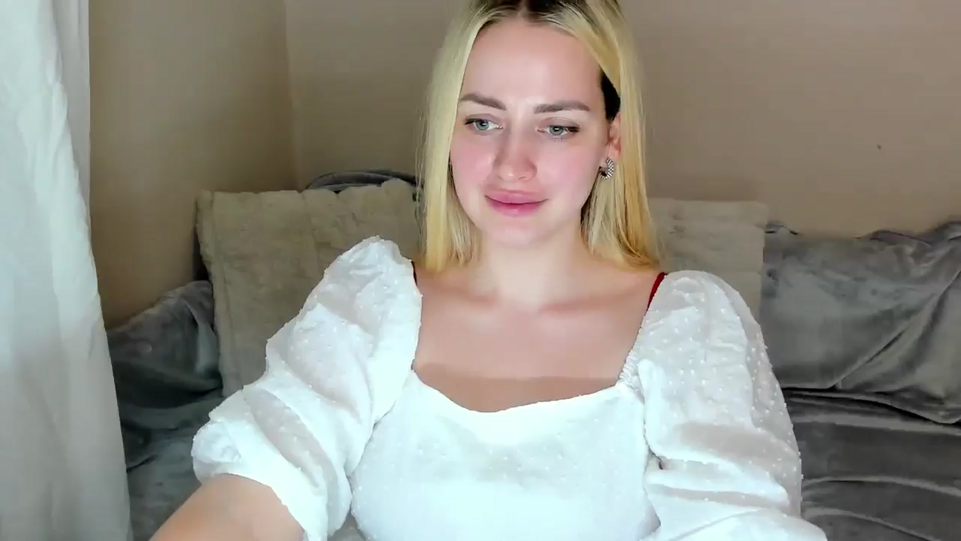 Gallery image thumbnail from Katy__Berry's myfreecams stream on, 03/16/2025, 16:53 image 13 of 20
