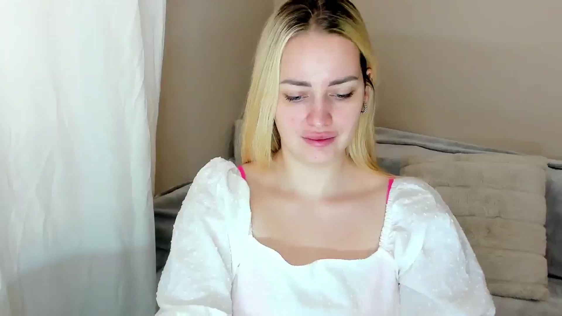 Gallery image thumbnail from Katy__Berry's myfreecams stream on, 03/18/2025, 08:48 image 6 of 20