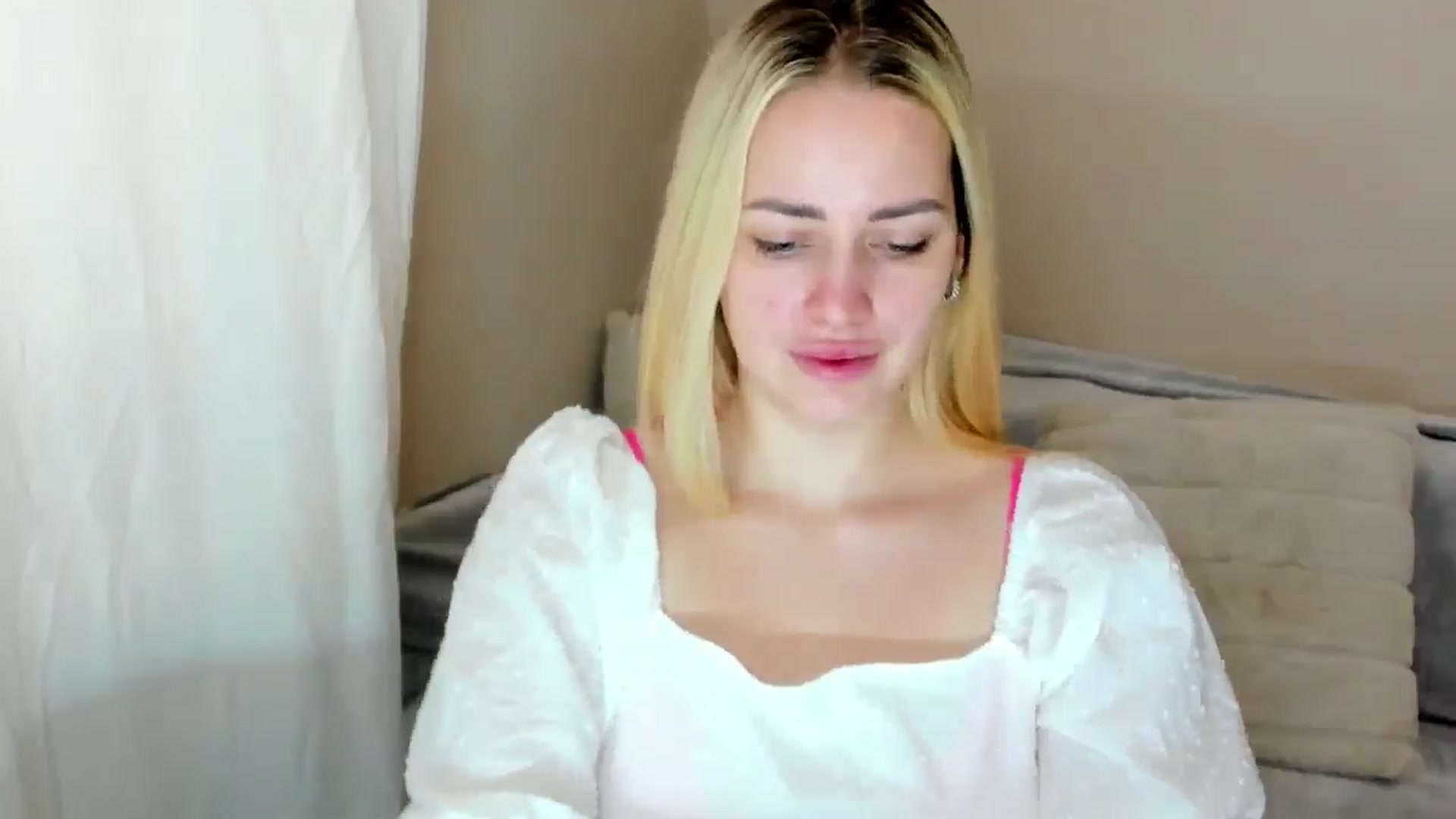 Gallery image thumbnail from Katy__Berry's myfreecams stream on, 03/18/2025, 08:48 image 11 of 20