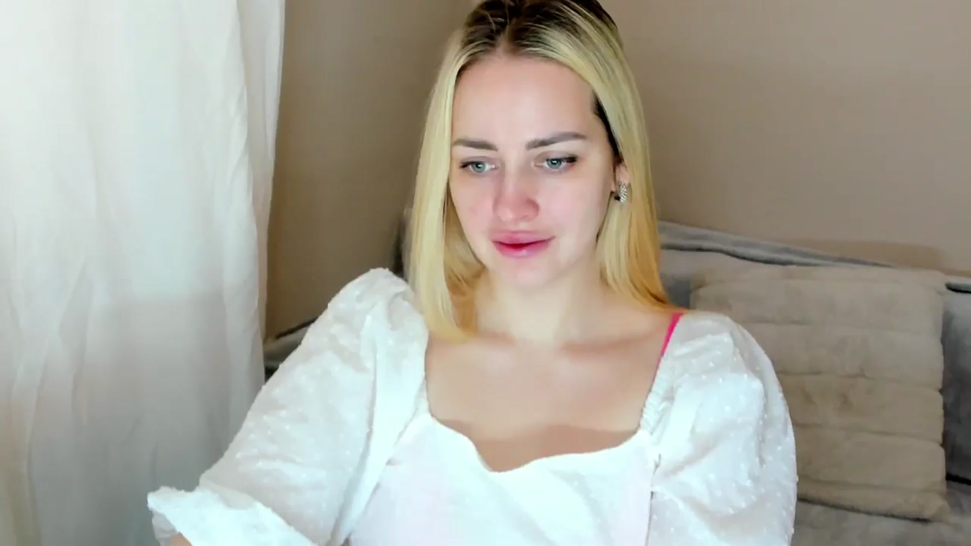 Gallery image thumbnail from Katy__Berry's myfreecams stream on, 03/18/2025, 08:48 image 10 of 20