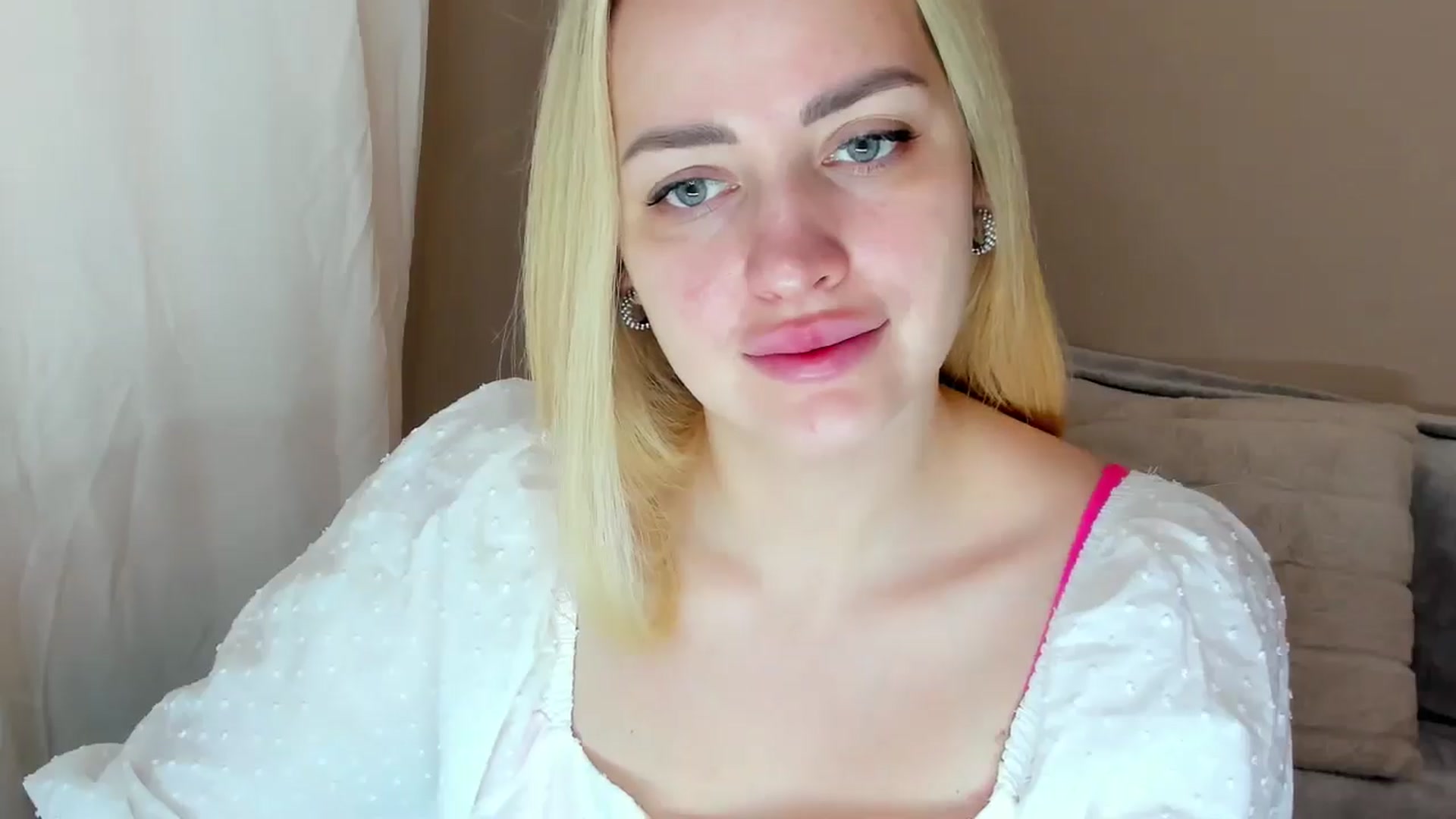 Gallery image thumbnail from Katy__Berry's myfreecams stream on, 03/18/2025, 08:48 image 12 of 20