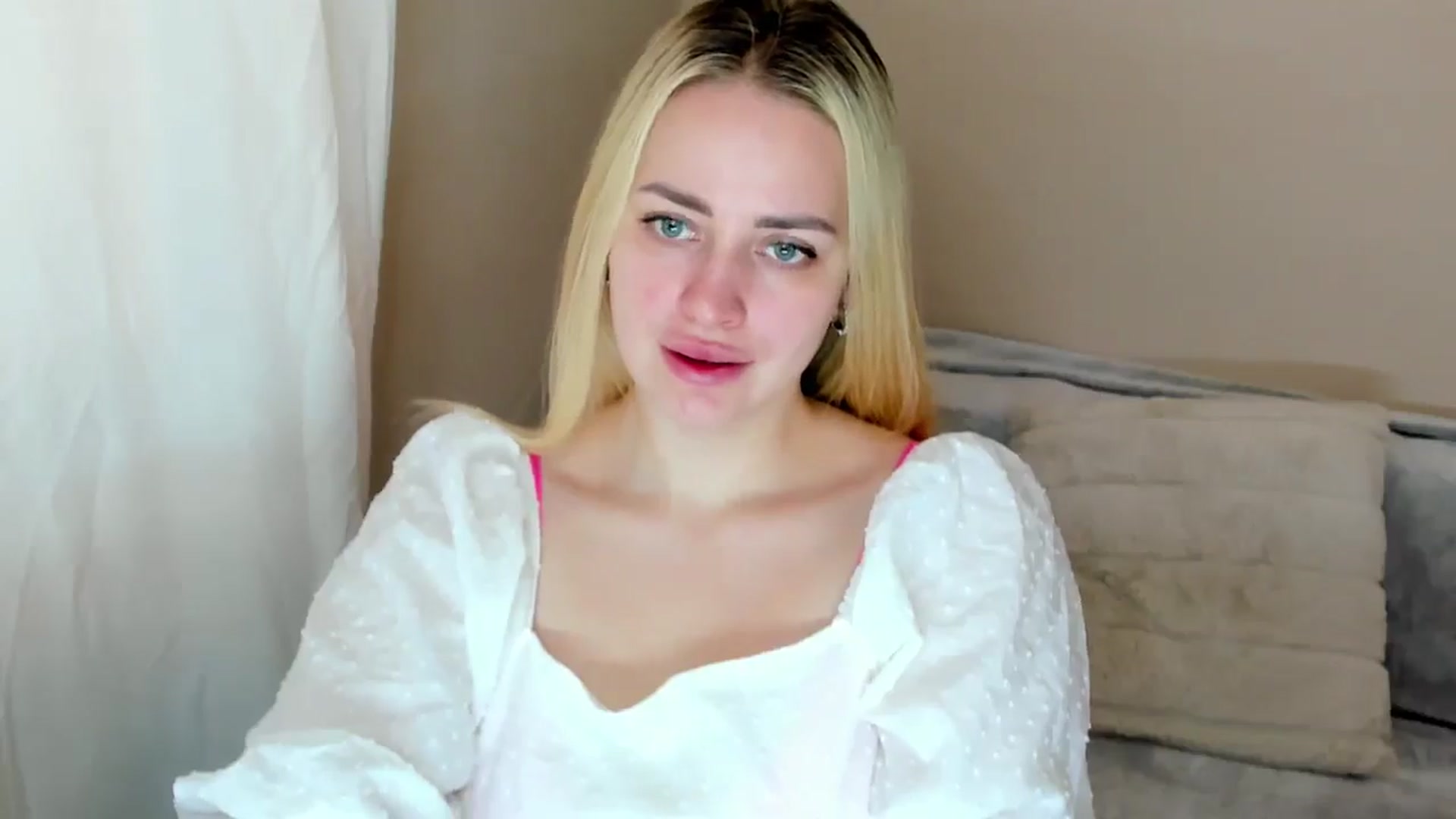 Gallery image thumbnail from Katy__Berry's myfreecams stream on, 03/18/2025, 08:48 image 13 of 20