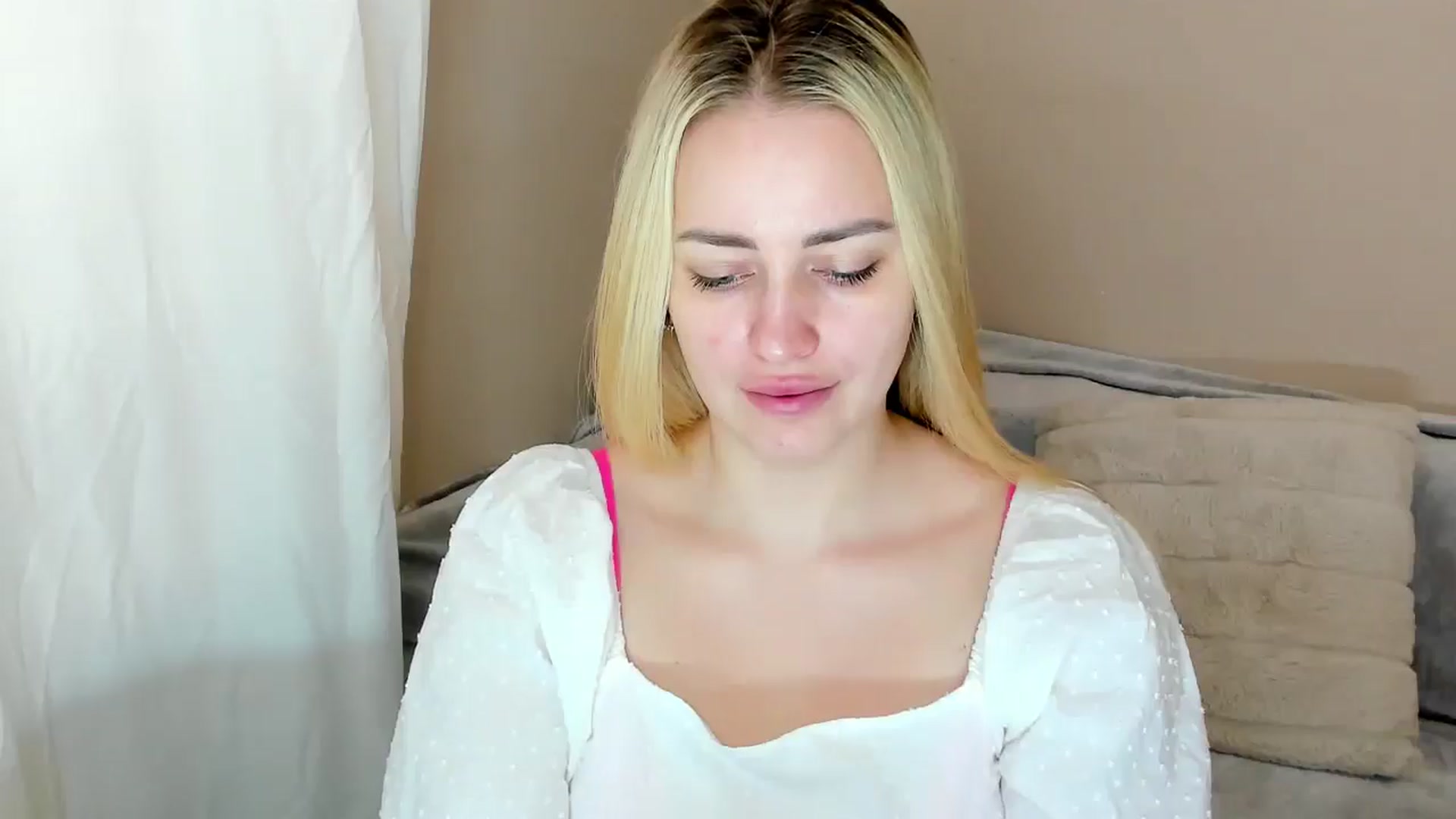 Gallery image thumbnail from Katy__Berry's myfreecams stream on, 03/18/2025, 08:48 image 3 of 20