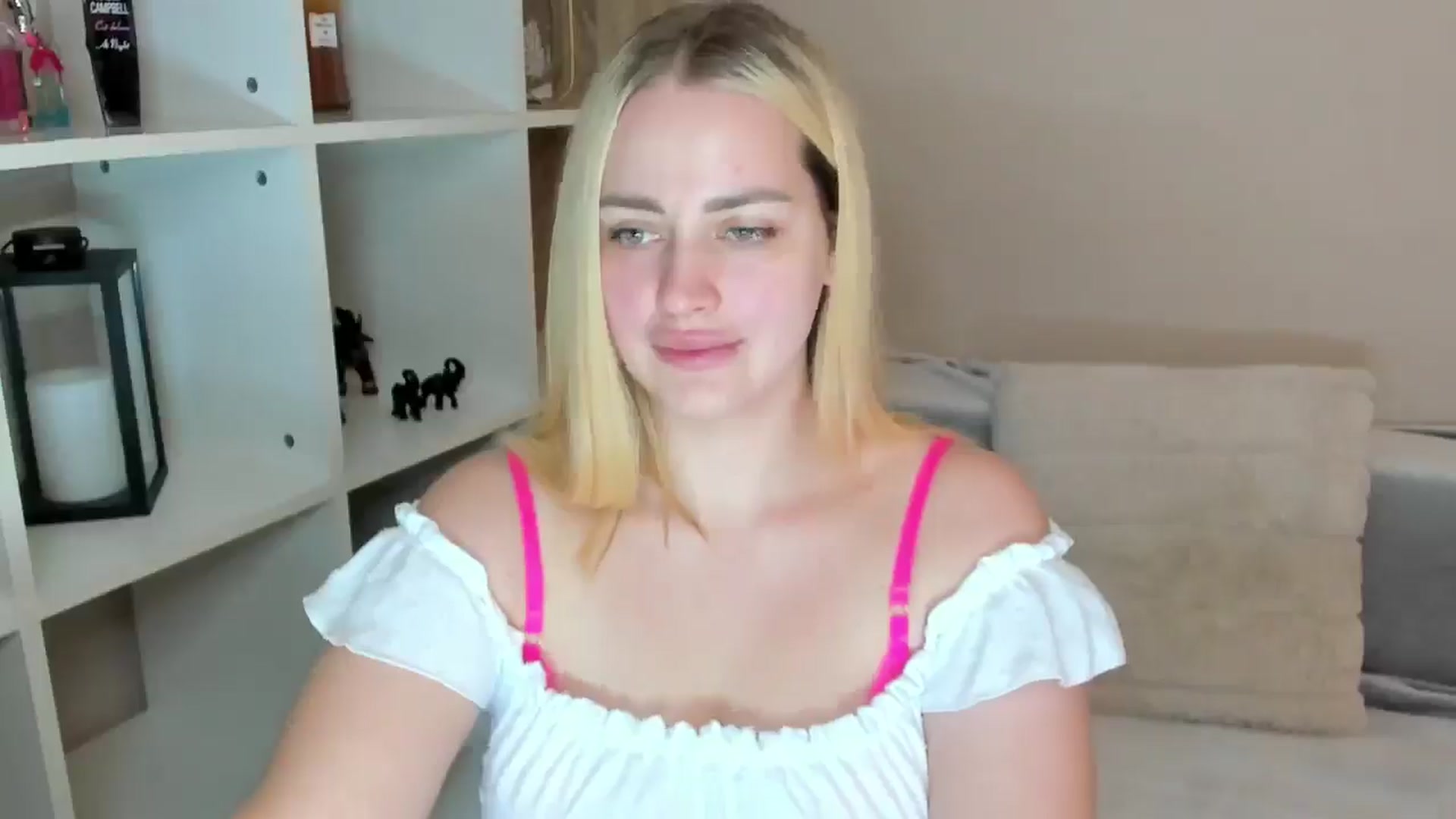 Gallery image thumbnail from Katy__Berry's myfreecams stream on, 03/20/2025, 15:45 image 19 of 20