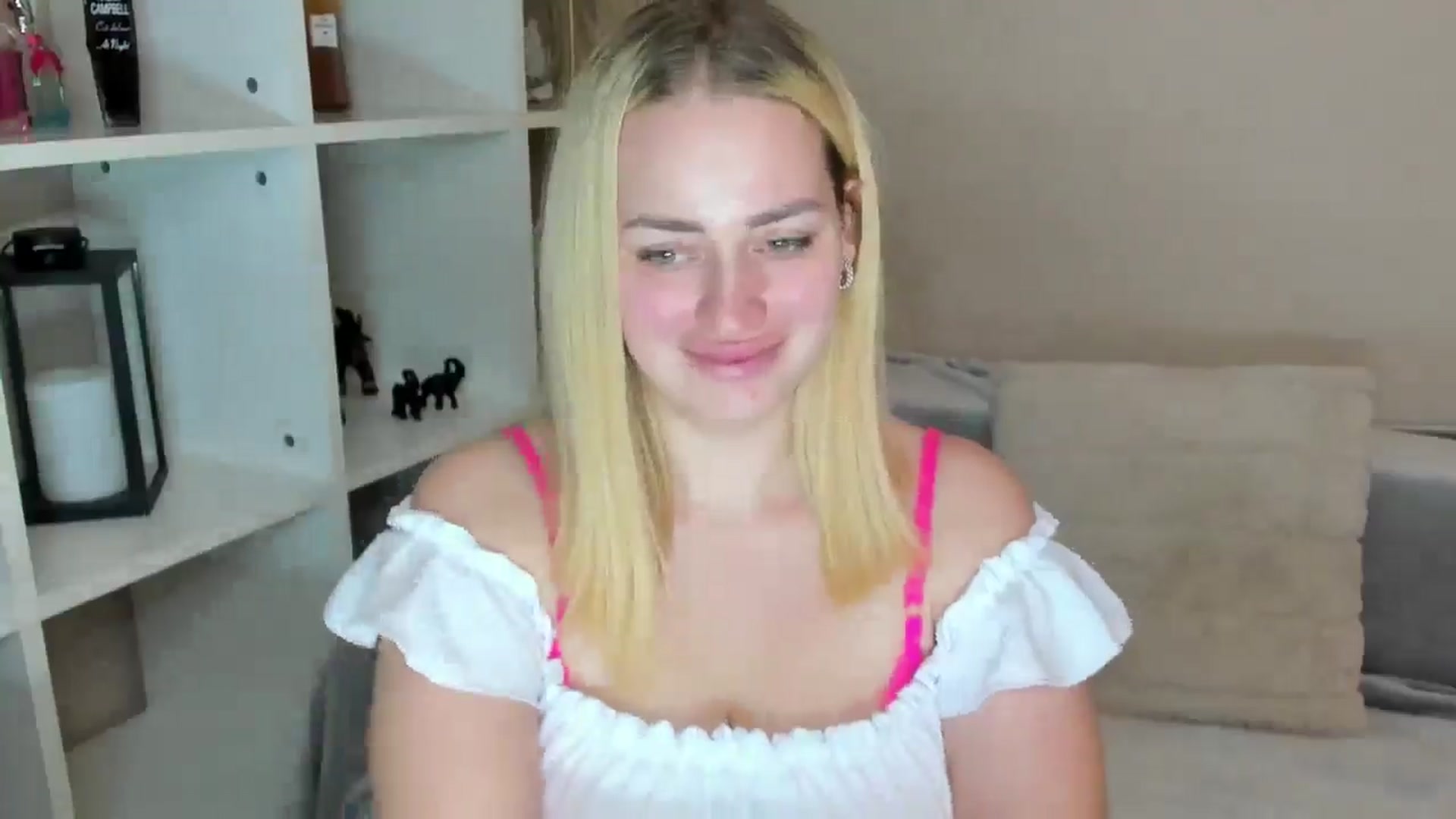 Gallery image thumbnail from Katy__Berry's myfreecams stream on, 03/20/2025, 16:04 image 2 of 20