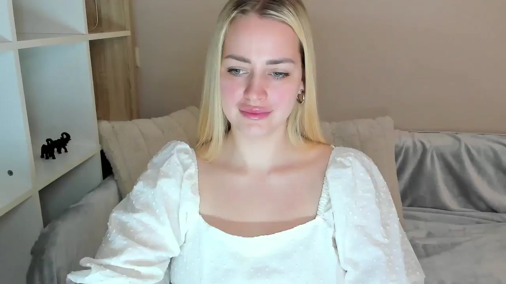 Gallery image thumbnail from Katy__Berry's myfreecams stream on, 03/22/2025, 13:23 image 19 of 20