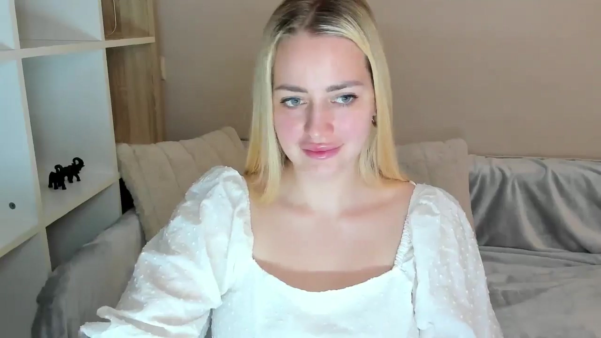 Gallery image thumbnail from Katy__Berry's myfreecams stream on, 03/22/2025, 13:23 image 20 of 20