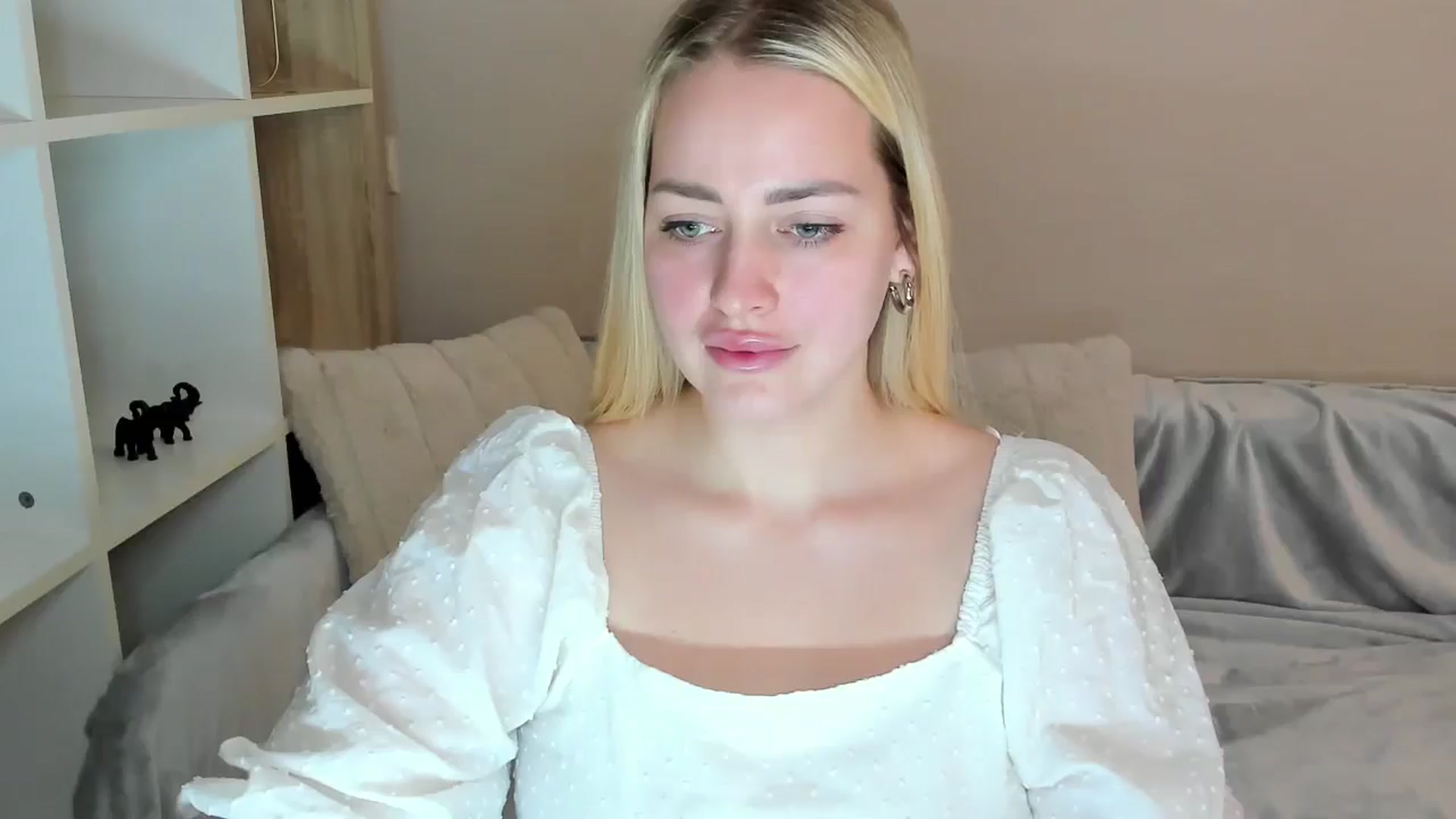 Gallery image thumbnail from Katy__Berry's myfreecams stream on, 03/22/2025, 13:23 image 18 of 20