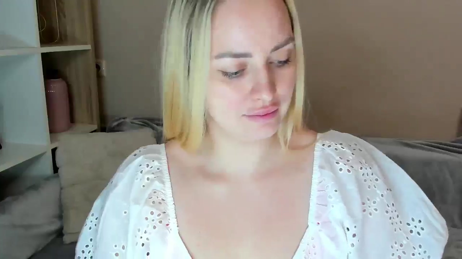 Gallery image thumbnail from Katy__Berry's myfreecams stream on, 05/13/2025, 16:14 image 2 of 20