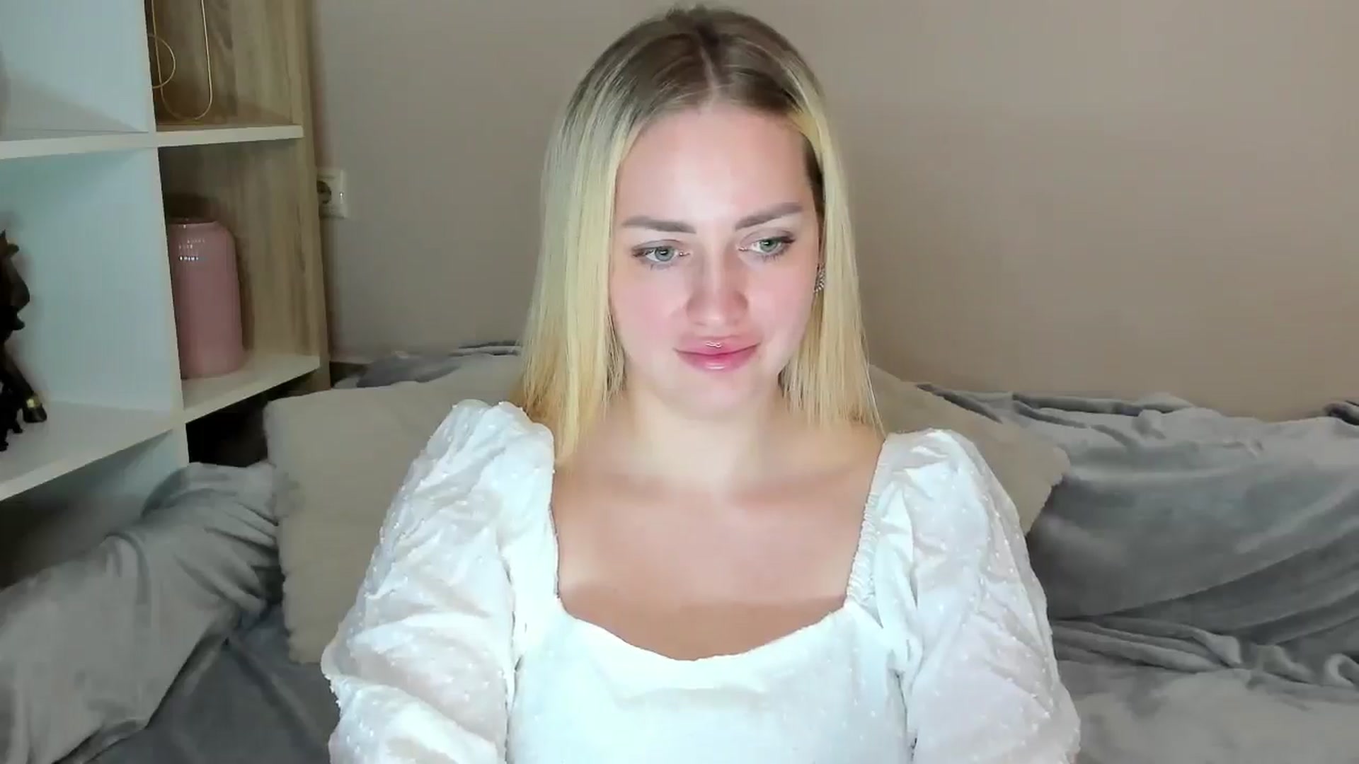 Gallery image thumbnail from Katy__Berry's myfreecams stream on, 05/14/2025, 13:45 image 20 of 20