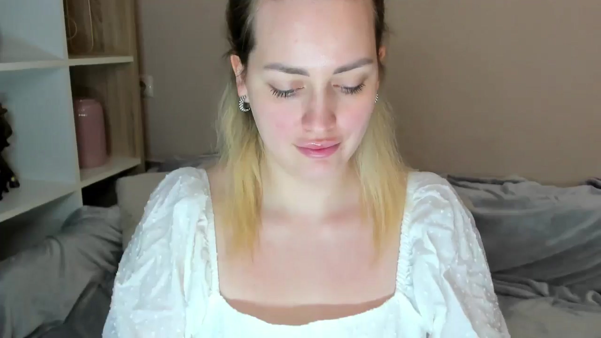 Gallery image thumbnail from Katy__Berry's myfreecams stream on, 05/14/2025, 14:27 image 3 of 20