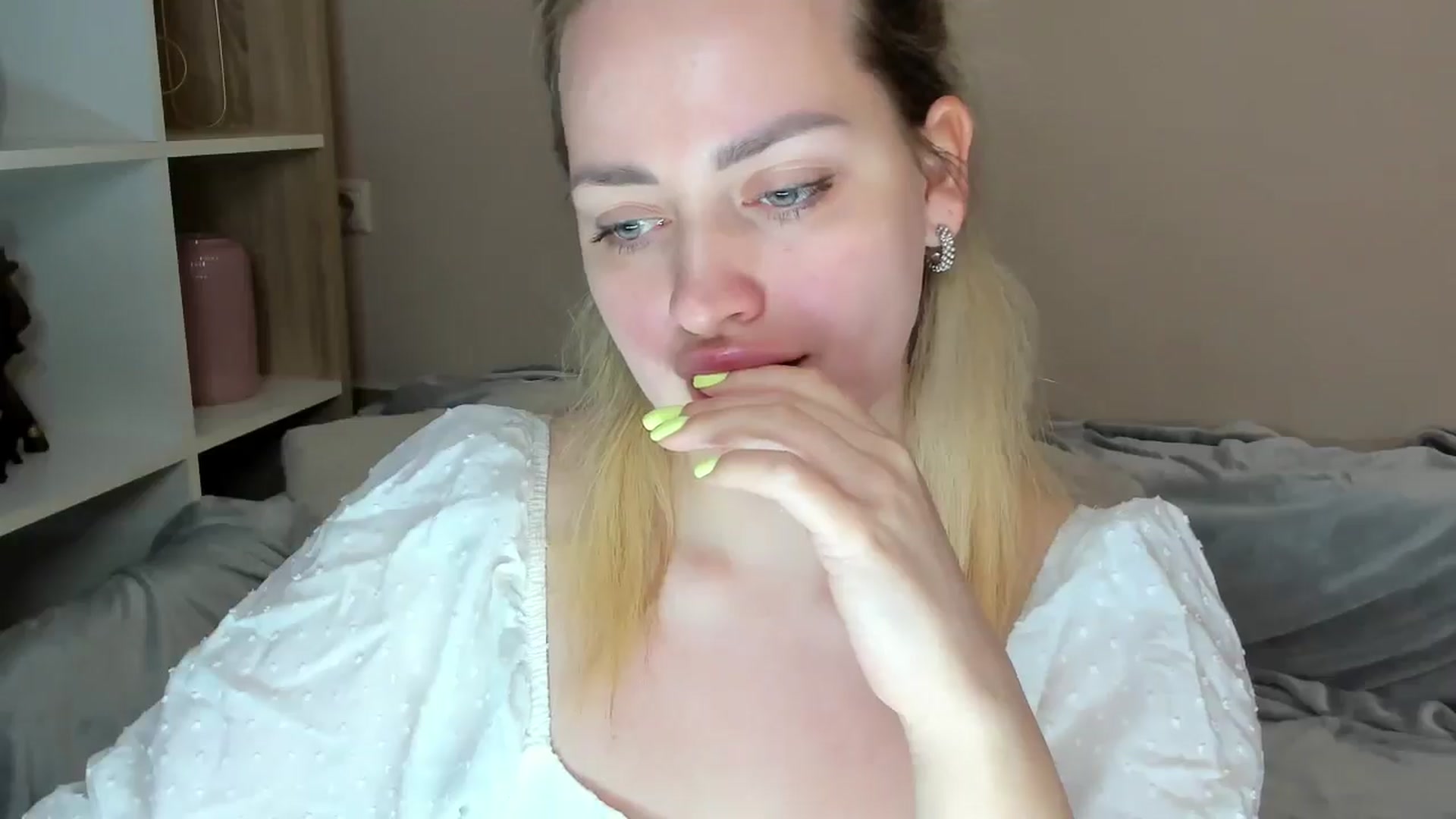 Gallery image thumbnail from Katy__Berry's myfreecams stream on, 05/14/2025, 14:27 image 15 of 20